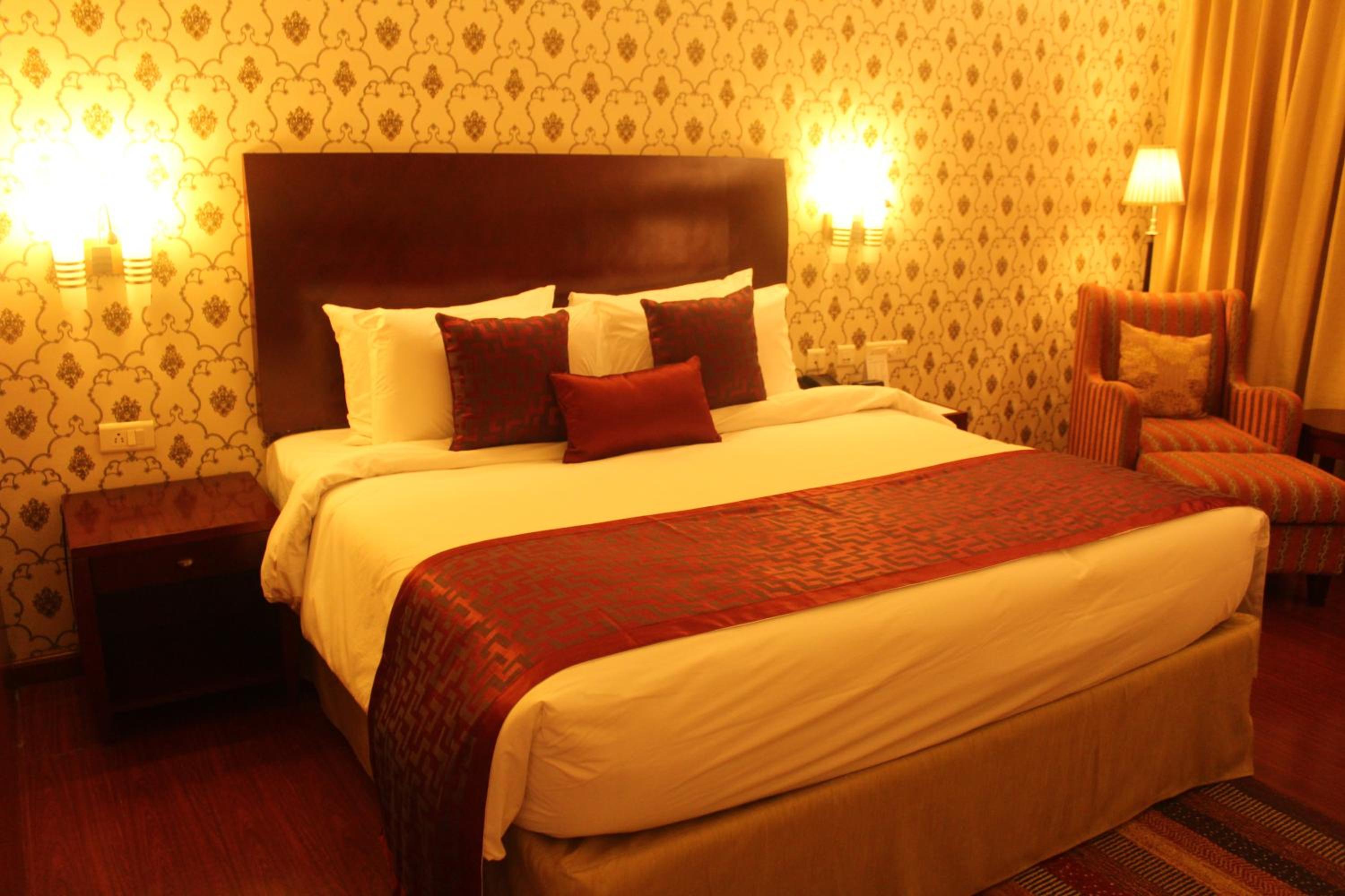 Deluxe King Room (Non Smoking)