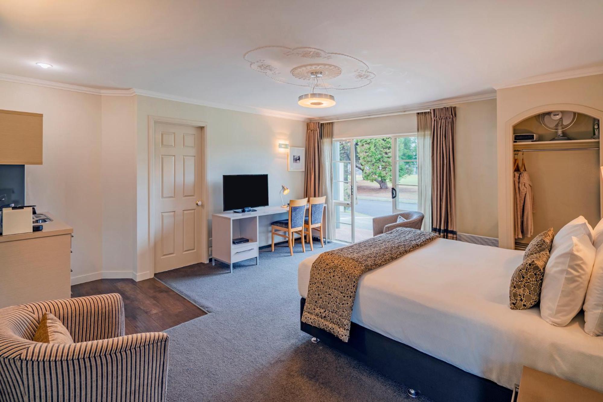 Executive Studio with Spa Pool - Photo 6