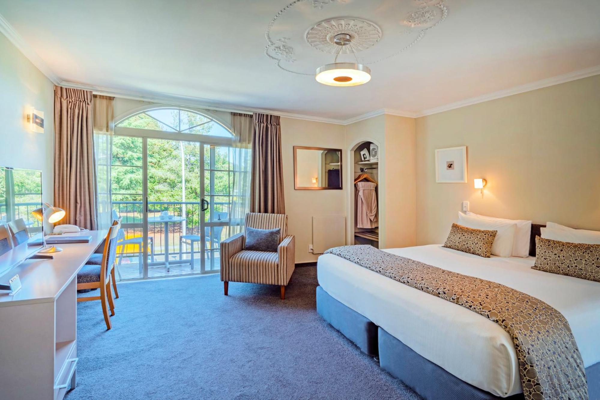 Executive Studio with Spa Pool - Photo 2