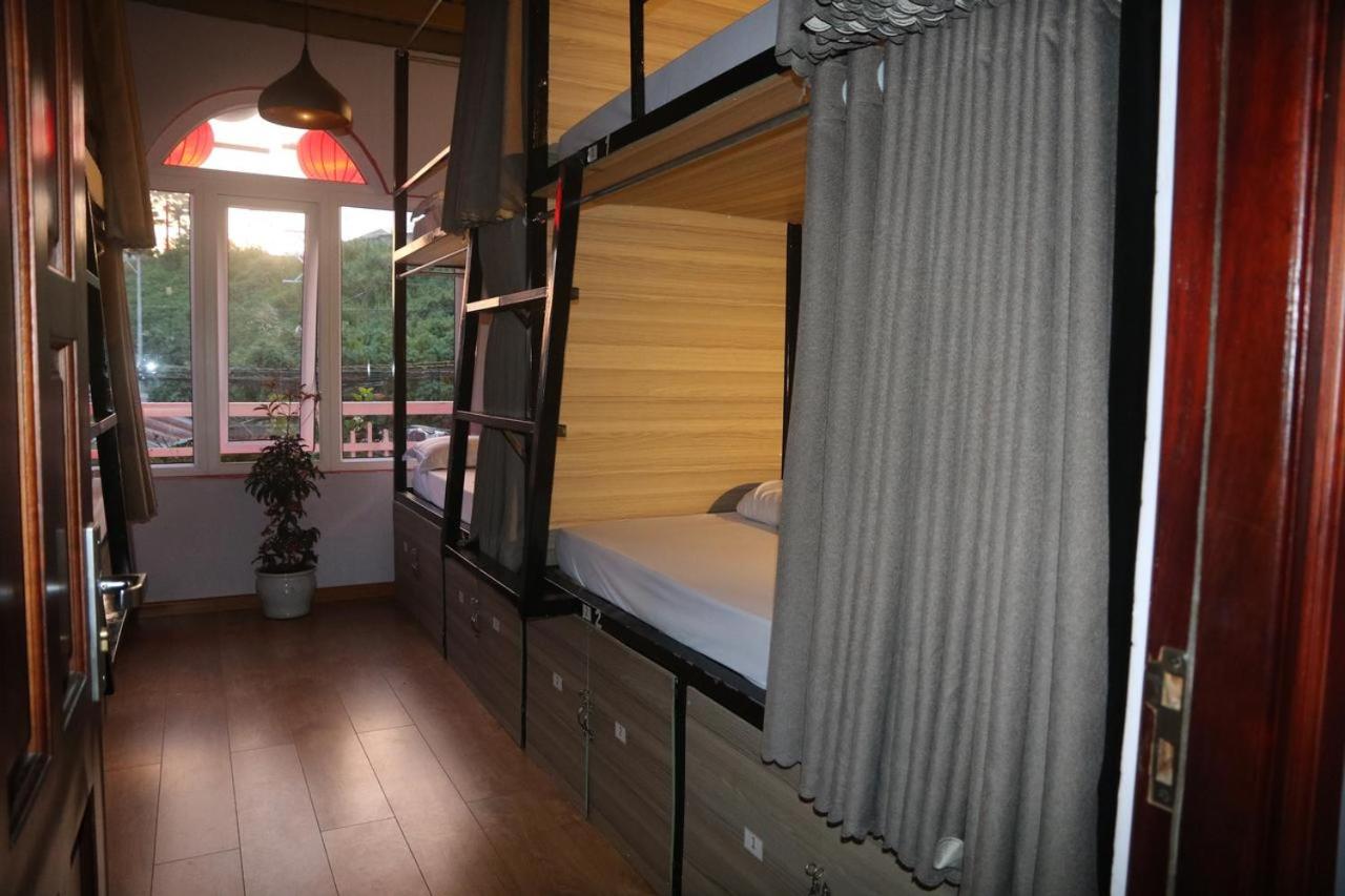 8-Bed Mixed Dormitory Room photo 1