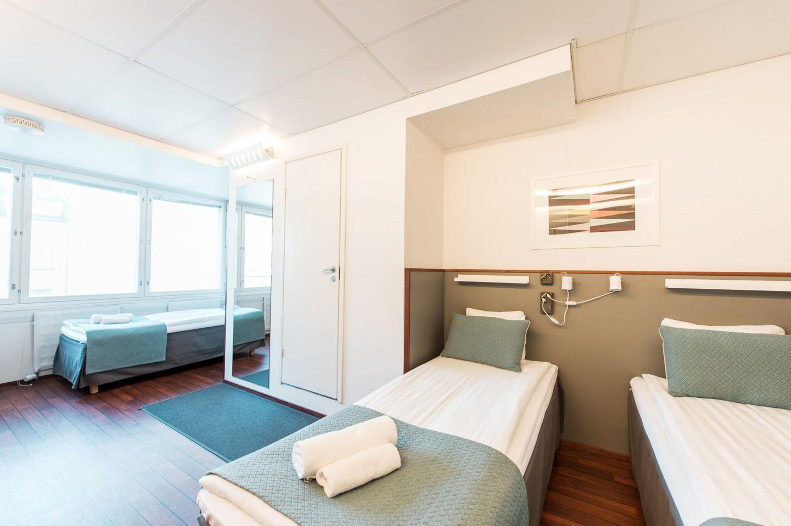 Standard Triple Room thumbnail 5