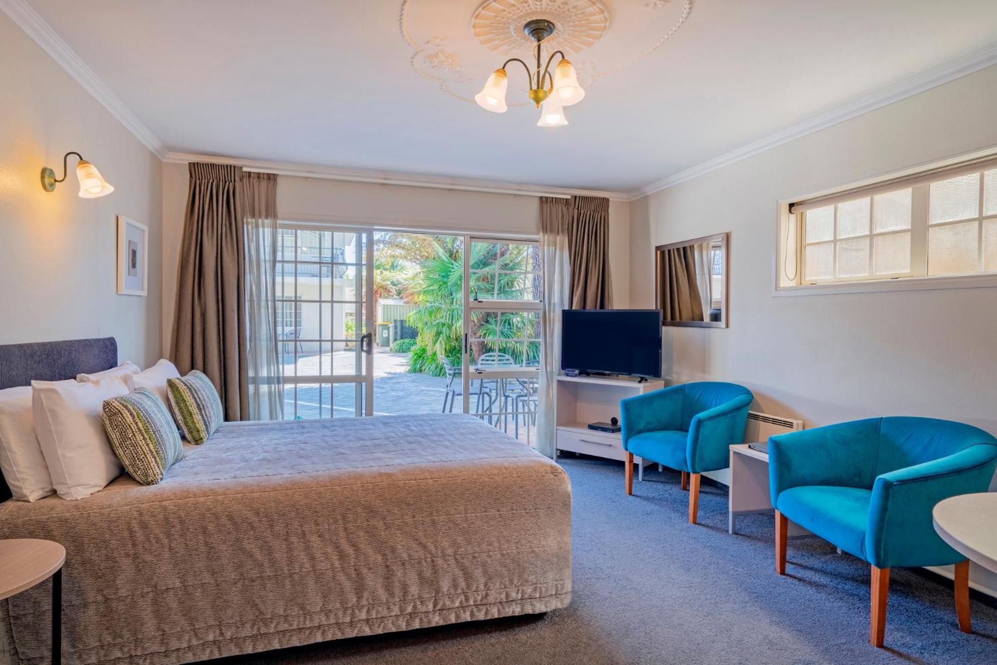 Family One Bedroom Suite with Spa Pool - Photo 10