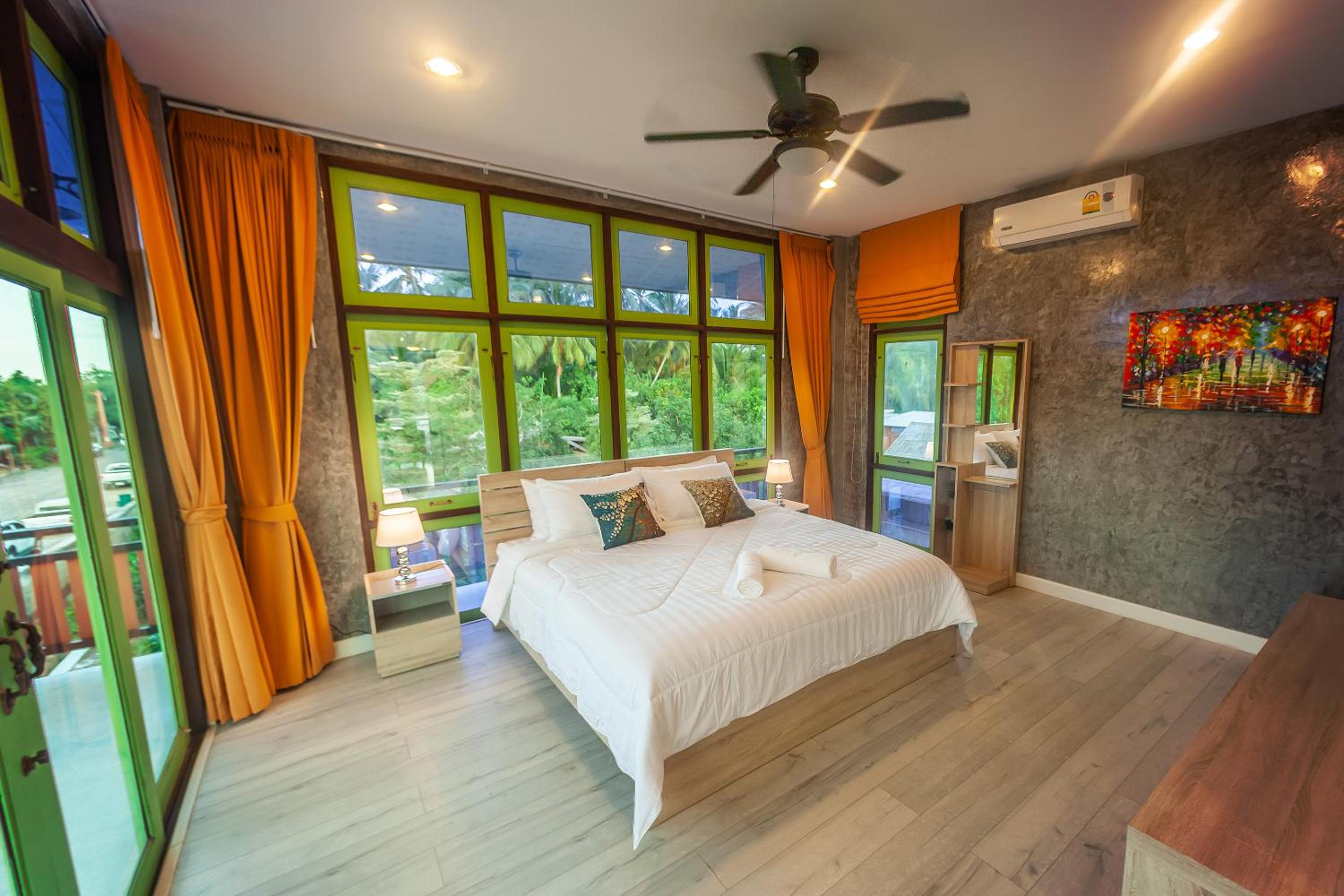 Superior Suite with Sea View - Photo 4