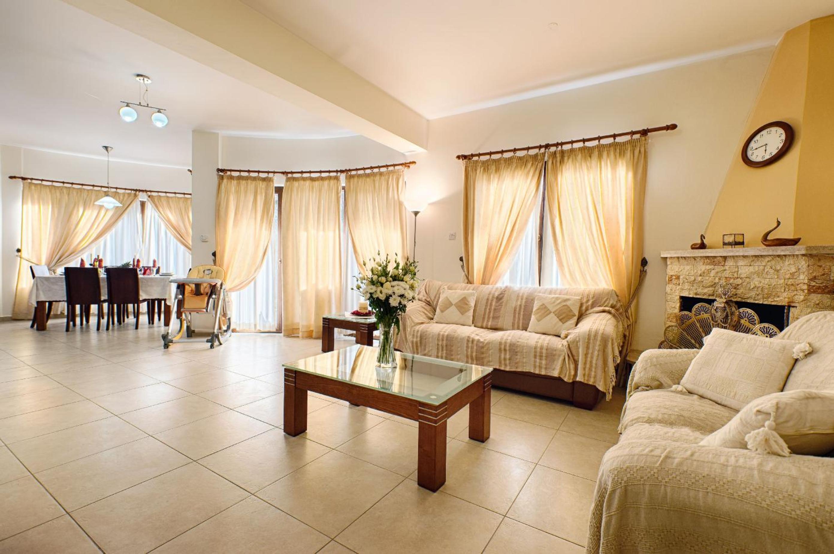 Three-Bedroom Villa photo 1
