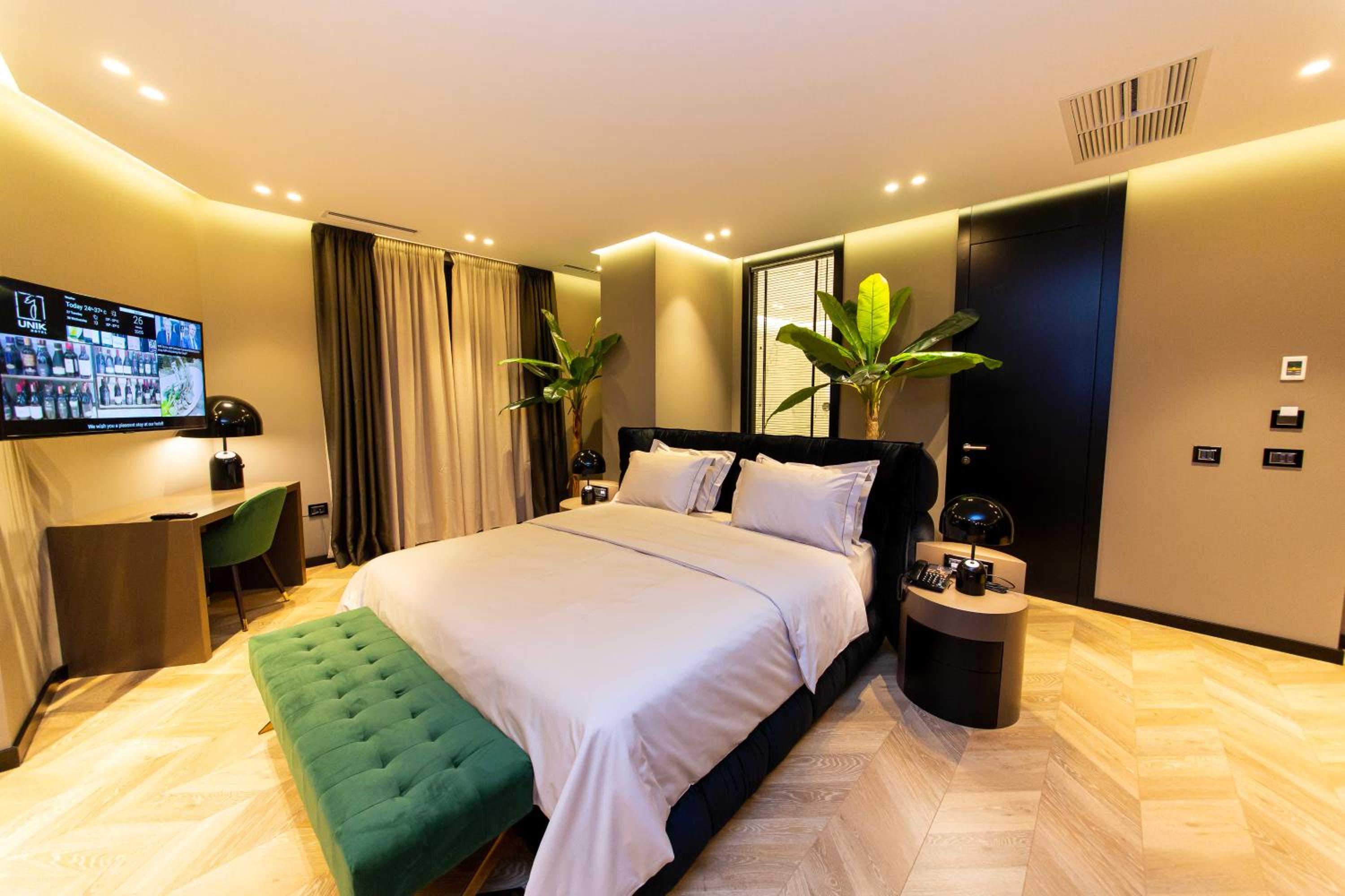 Superior King Suite with Terrace