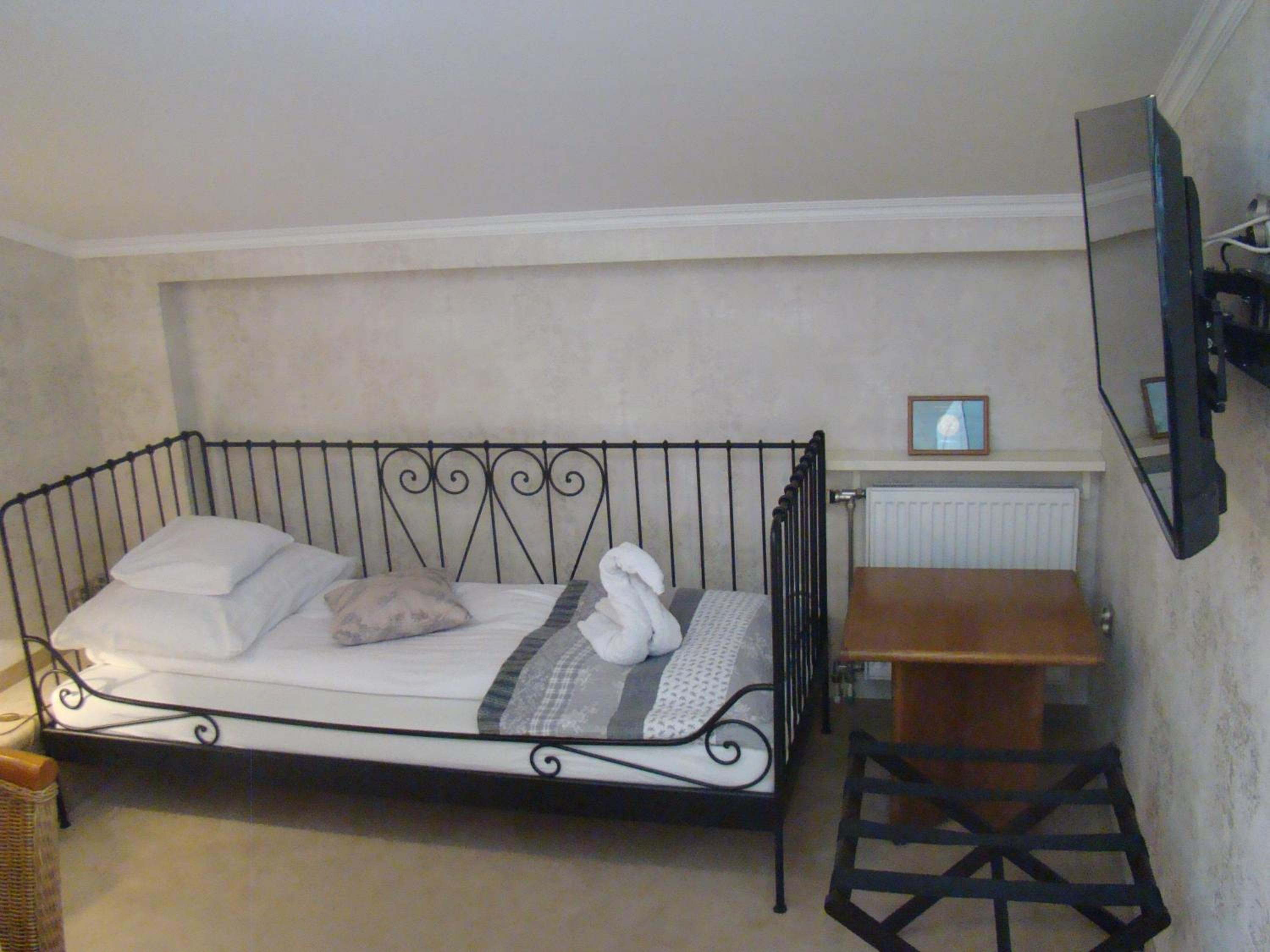 Single Room with Private External Bathroom photo 1