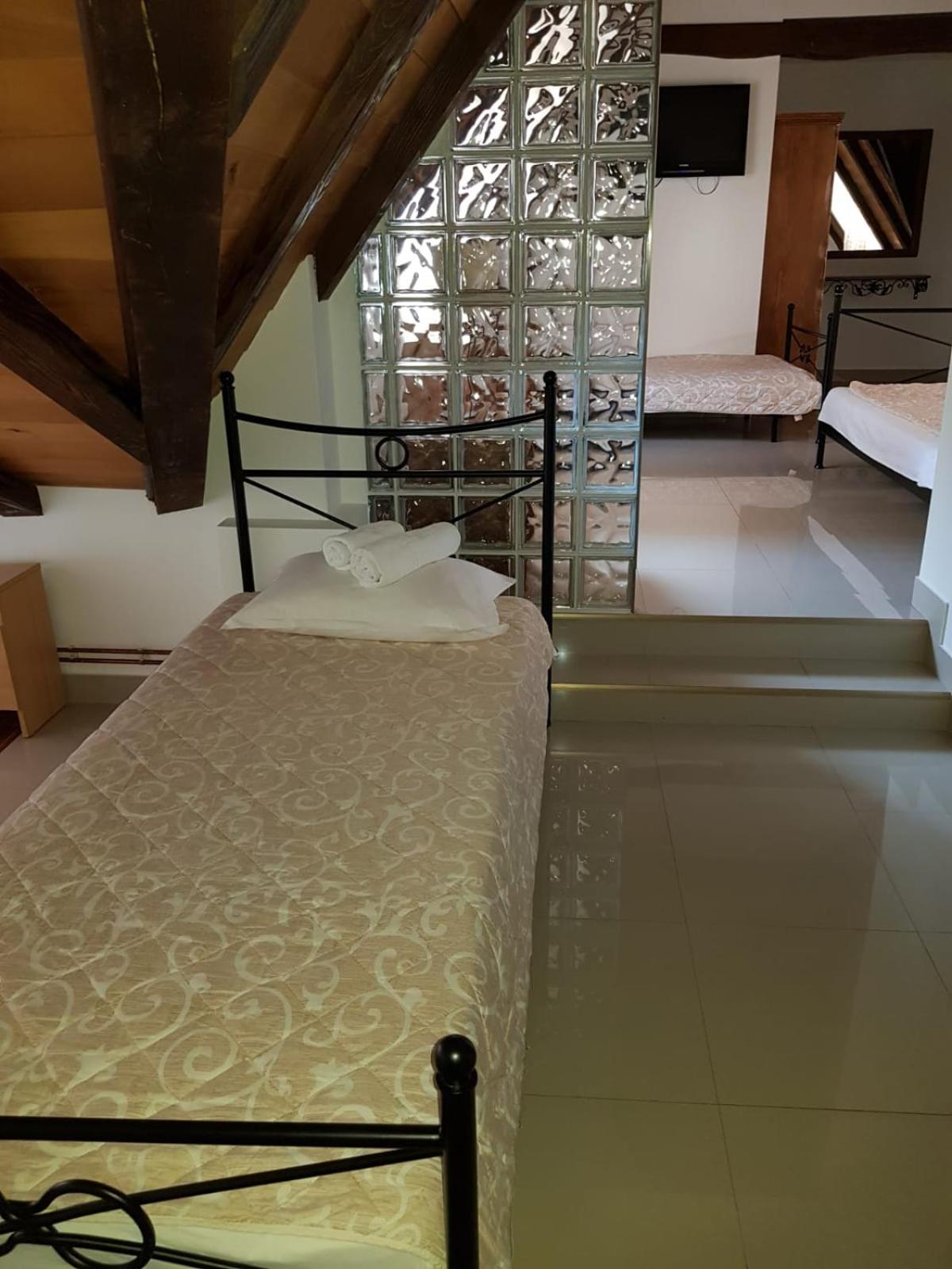 Family Room with Balcony photo 3