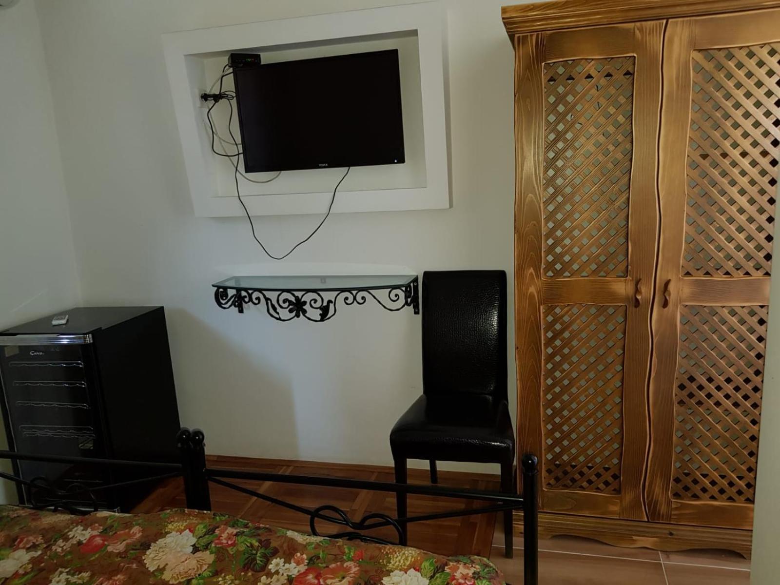 Budget Double Room photo 1