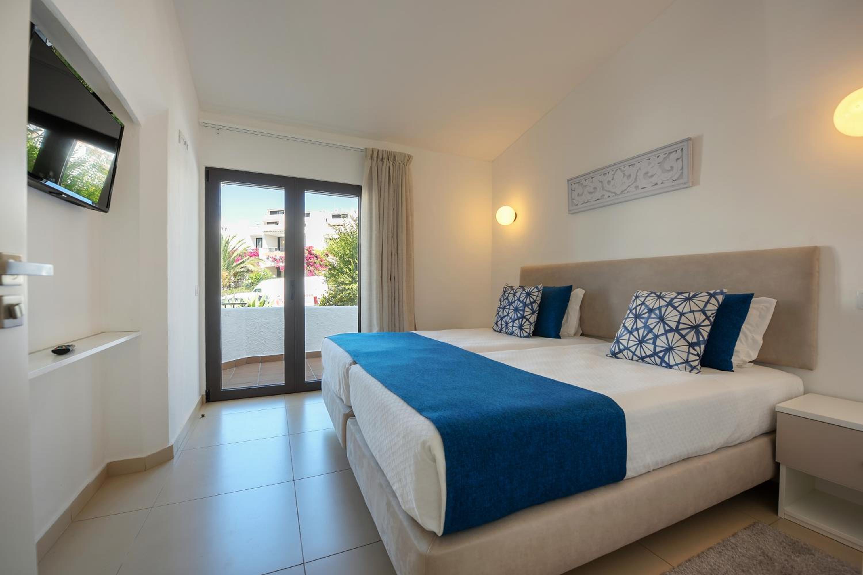 Three-Bedroom Villa with Private Jacuzzi and Sea View