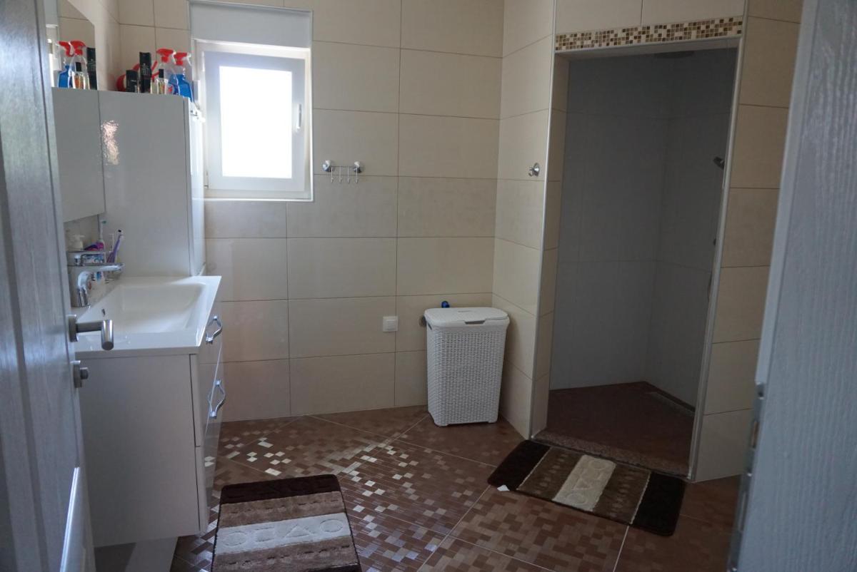Villa photo 2