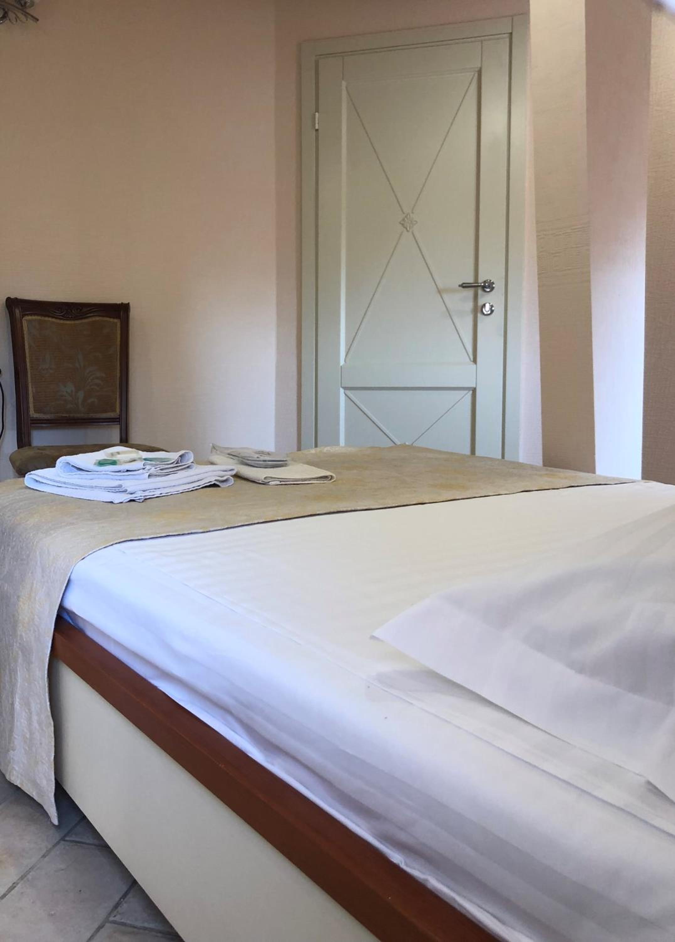 Small Double Room photo 2