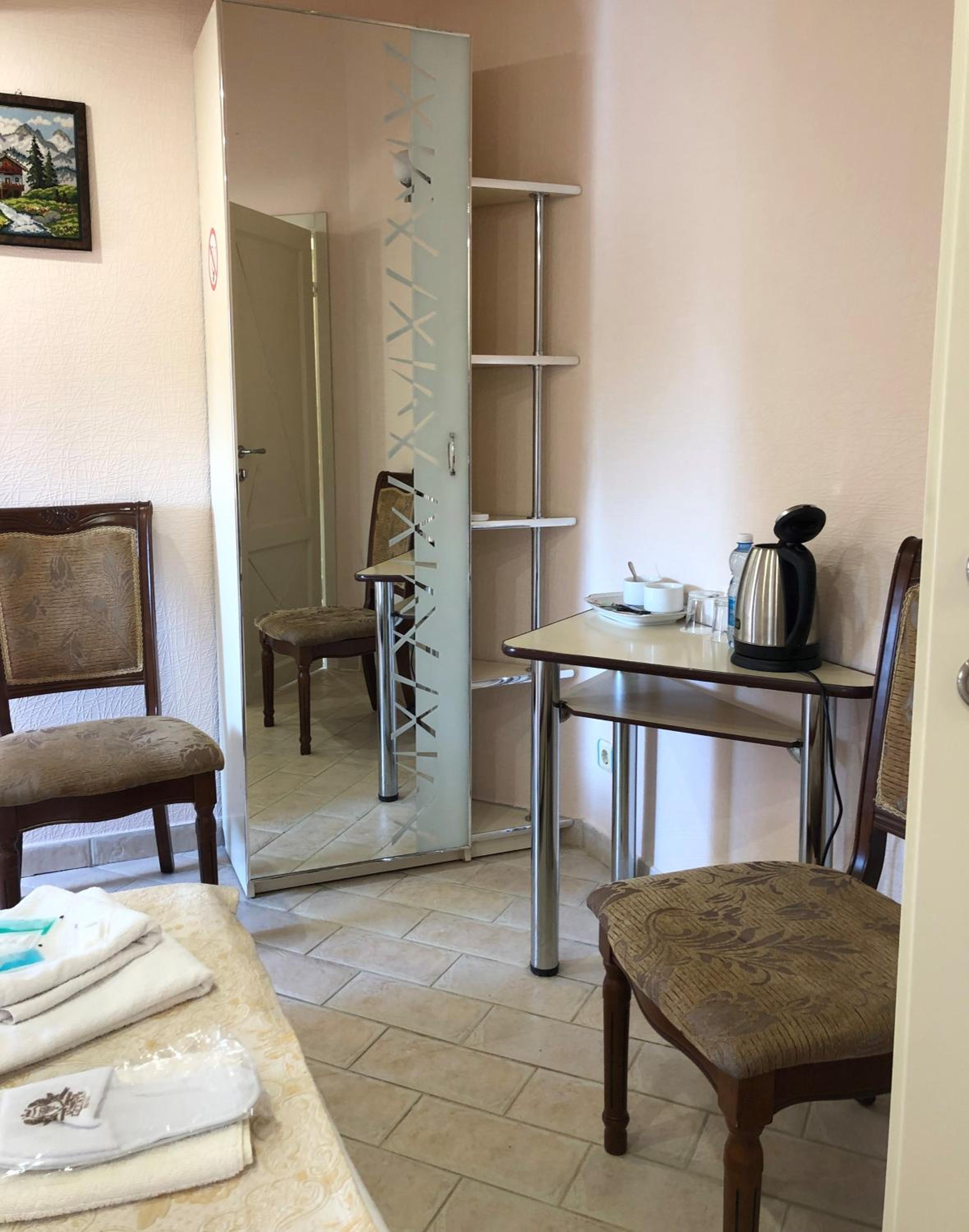 Small Double Room photo 3