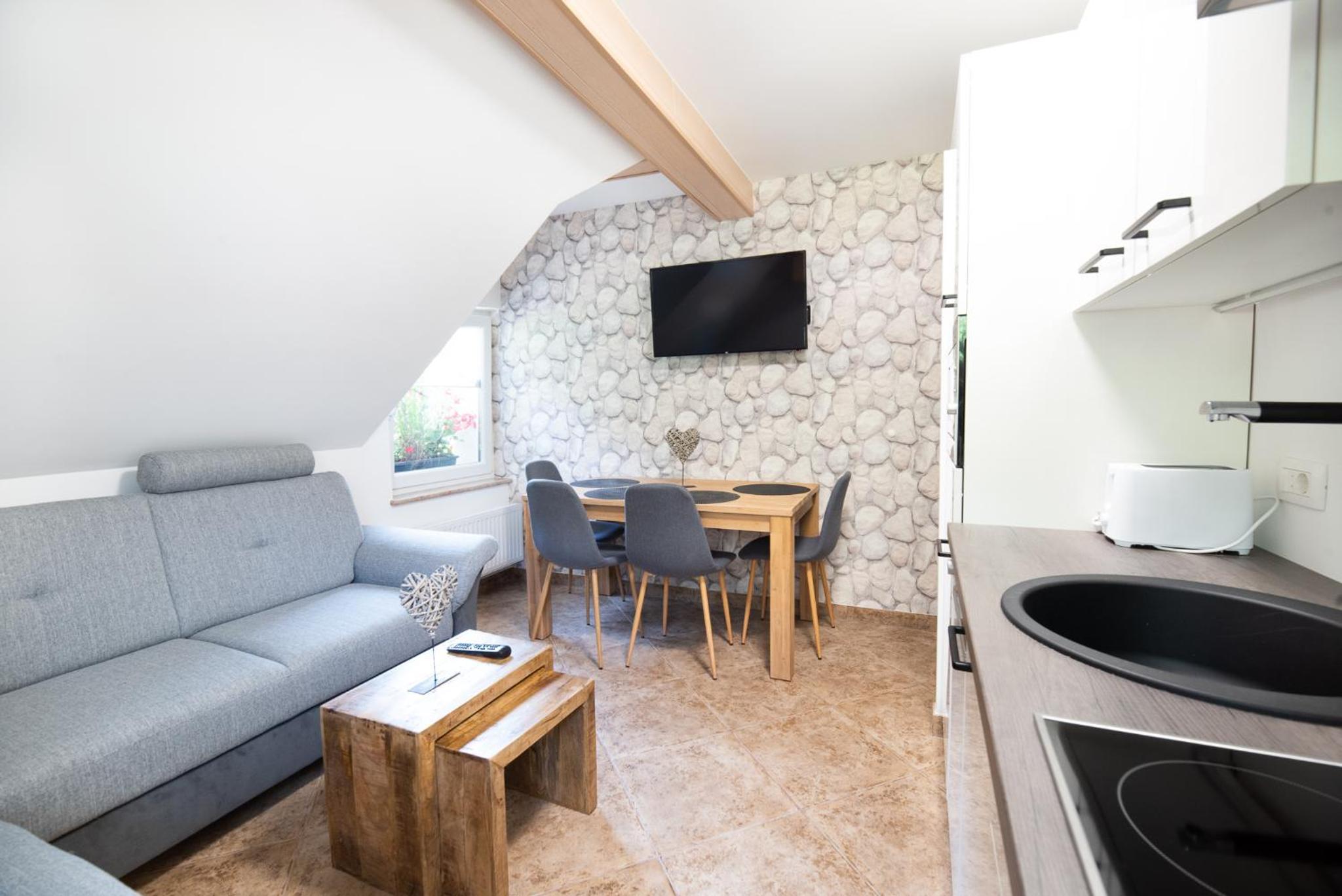 Apartment with Mountain View - Photo 1
