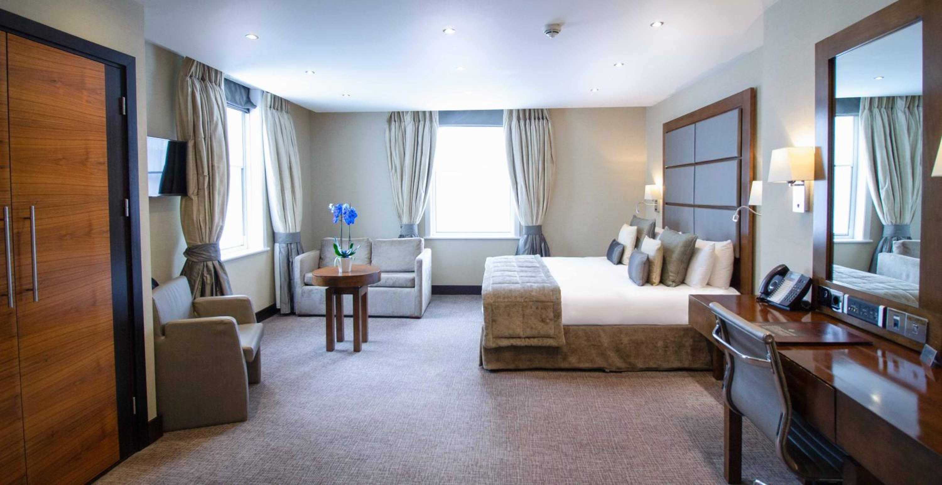 Deluxe King Room photo 1