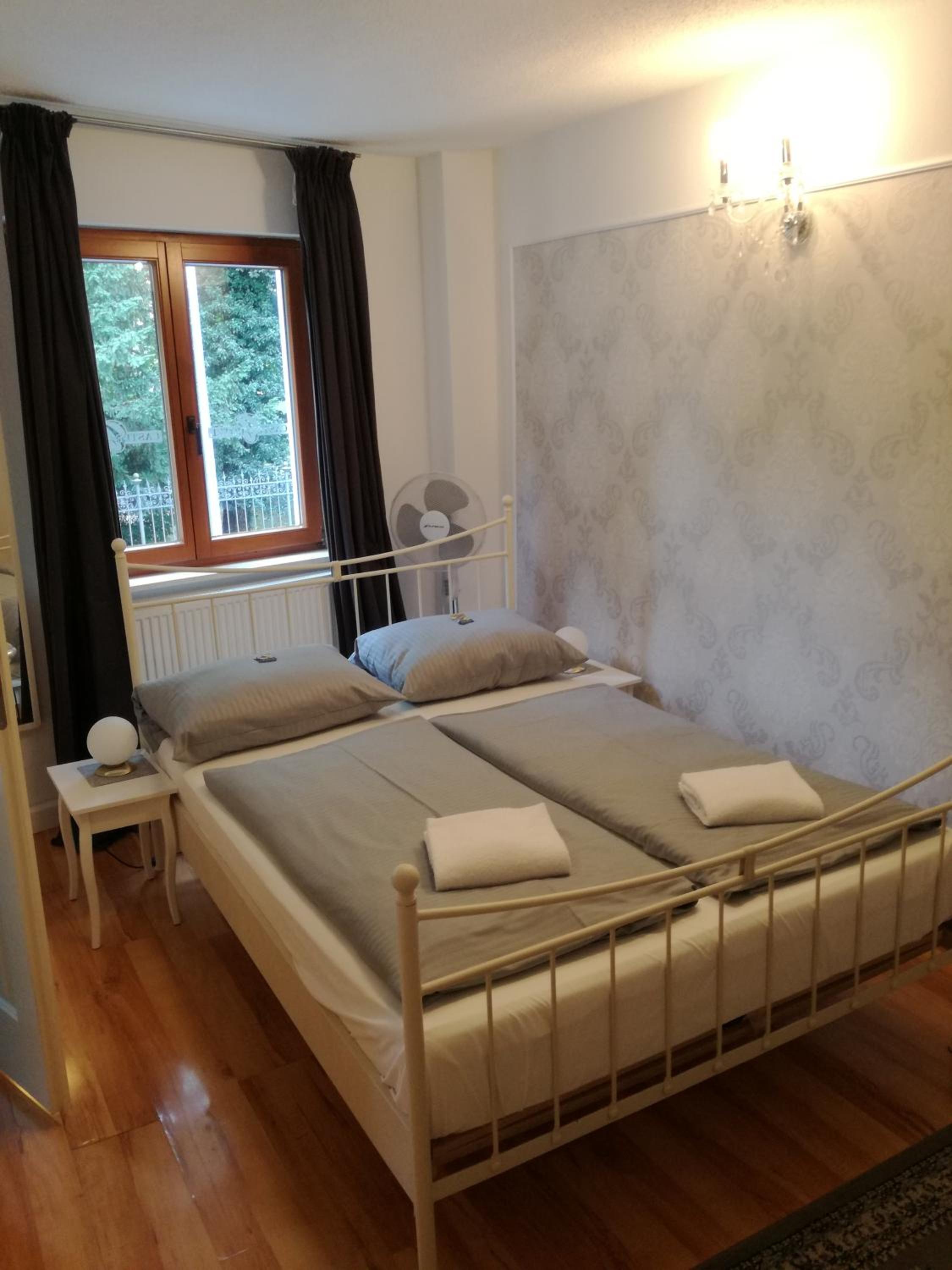 Small Single Room photo 1
