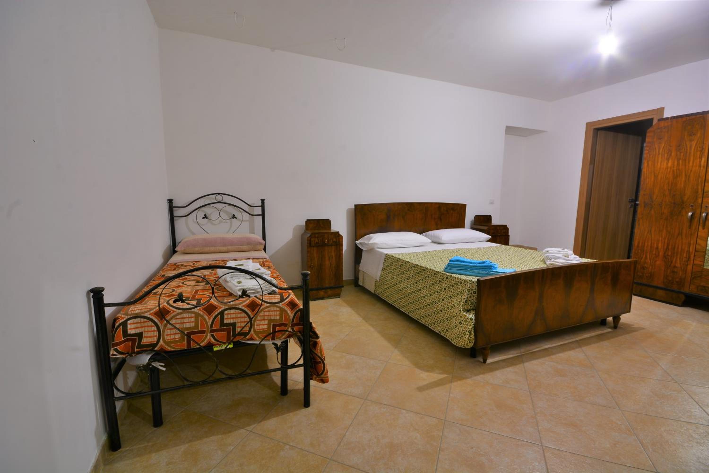 Triple Room with Private Bathroom photo 1