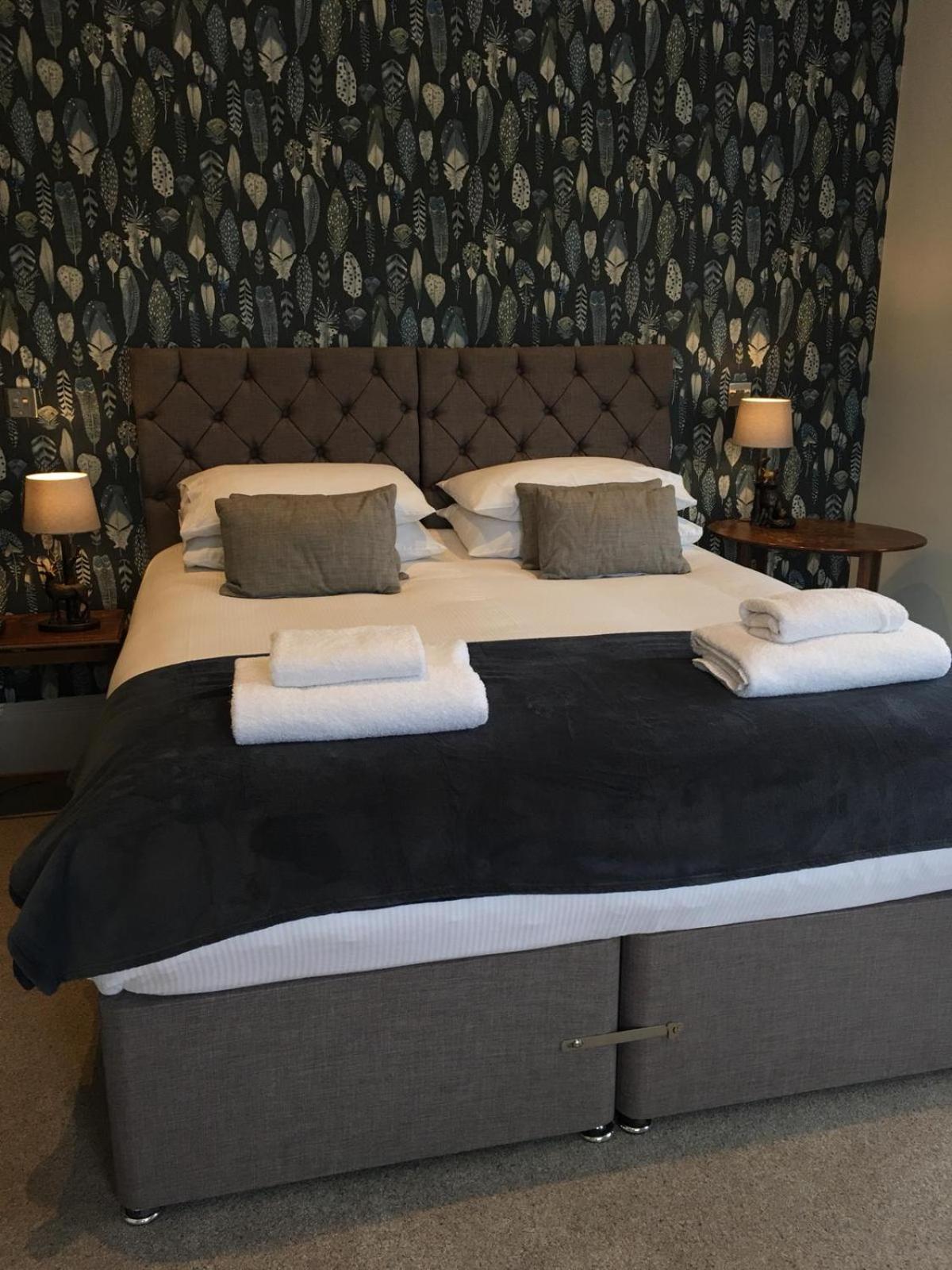 Double or Twin Room - Photo 4