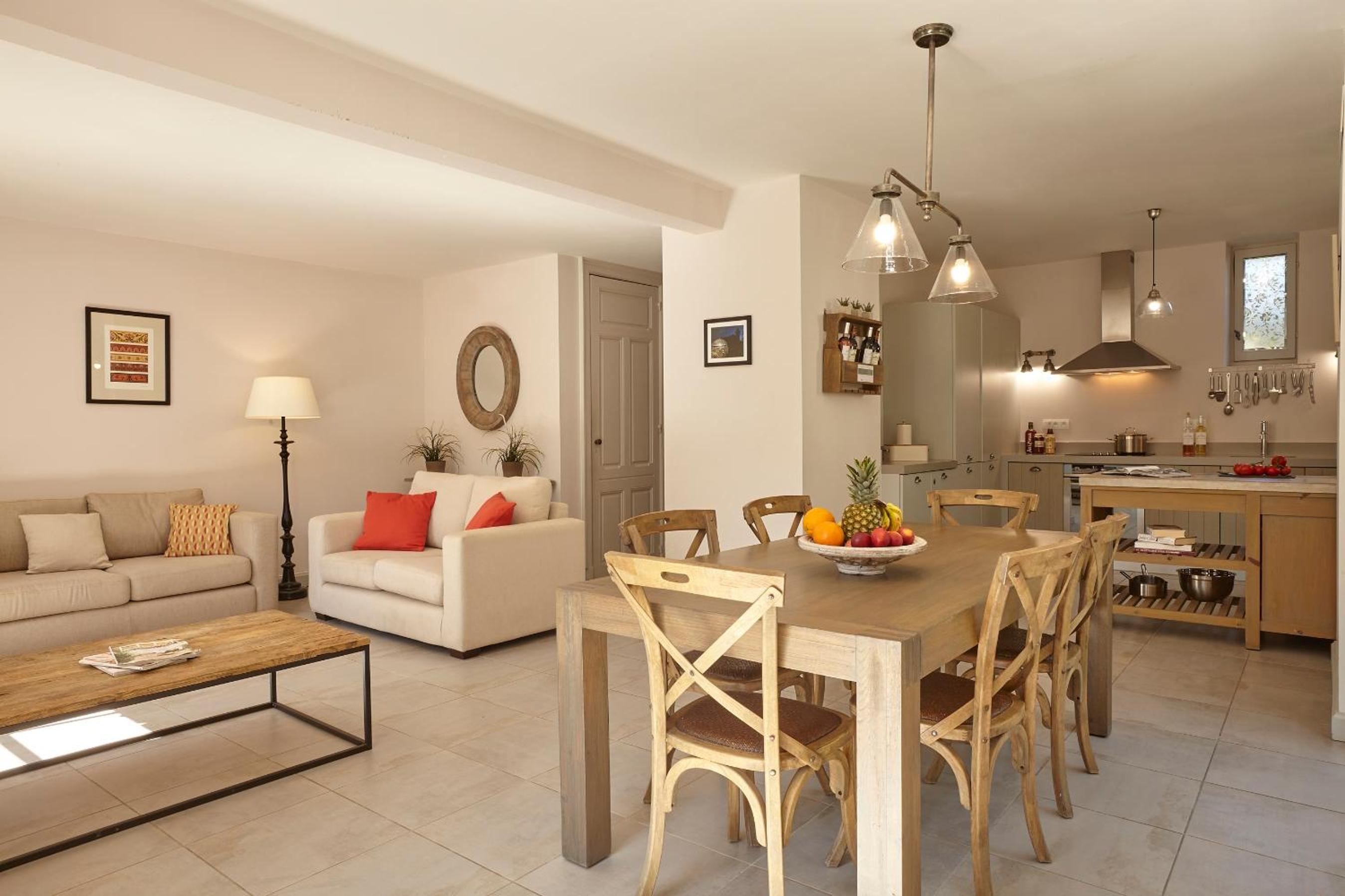 Villa with Private Pool - Photo 6