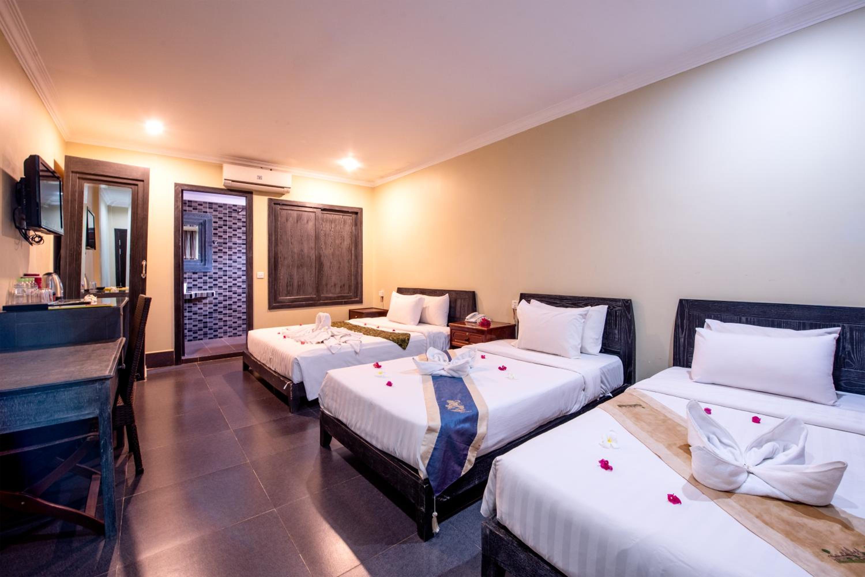 Deluxe Family room with breakfast - Photo 4