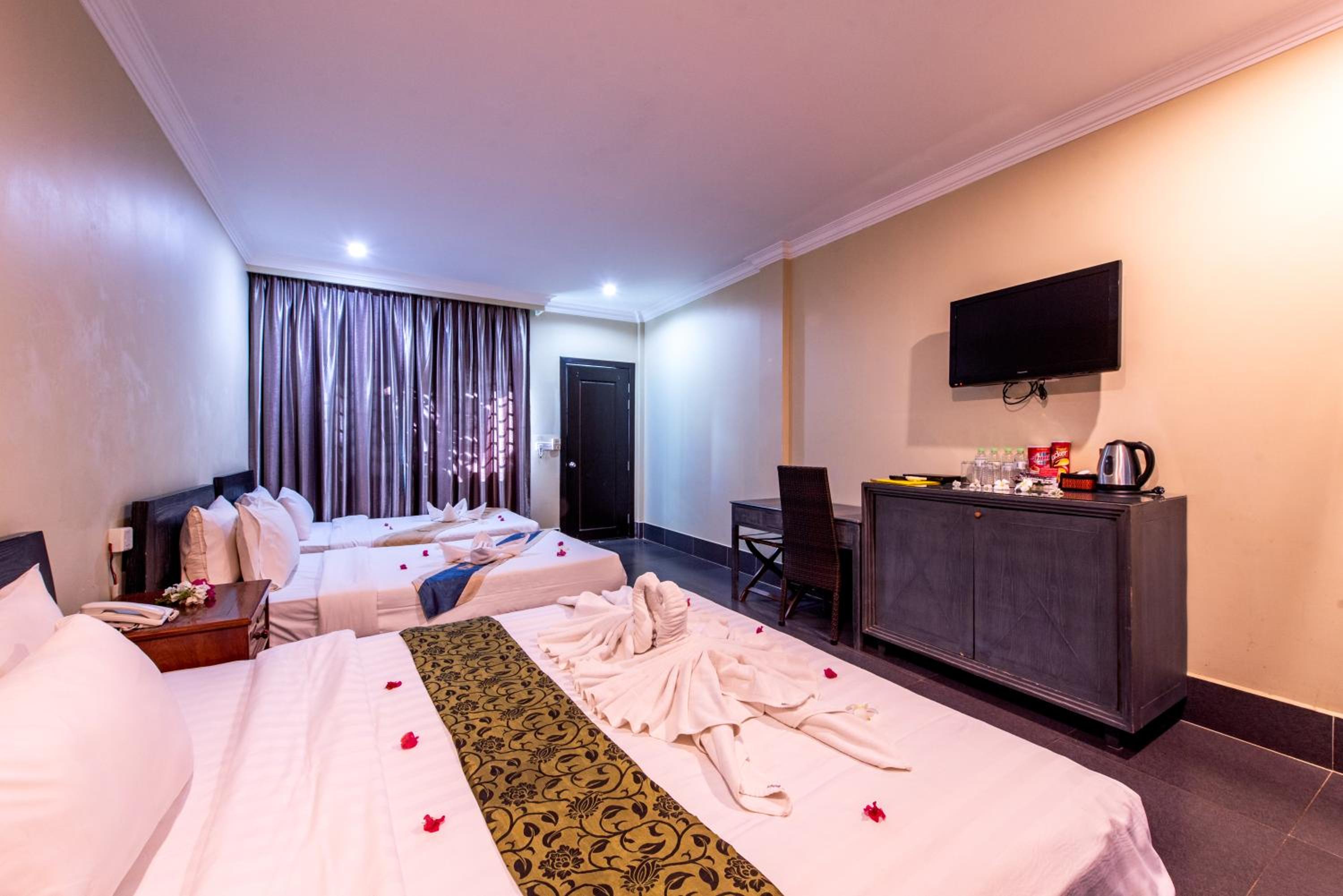 Deluxe Family room with breakfast - Photo 3