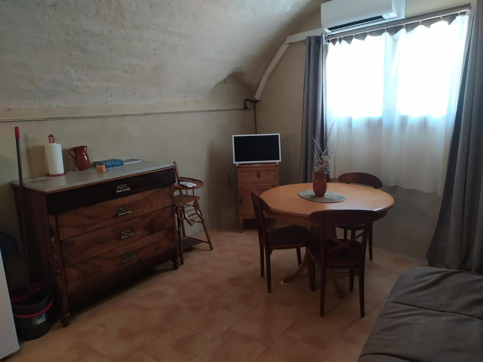 Apartment photo 2