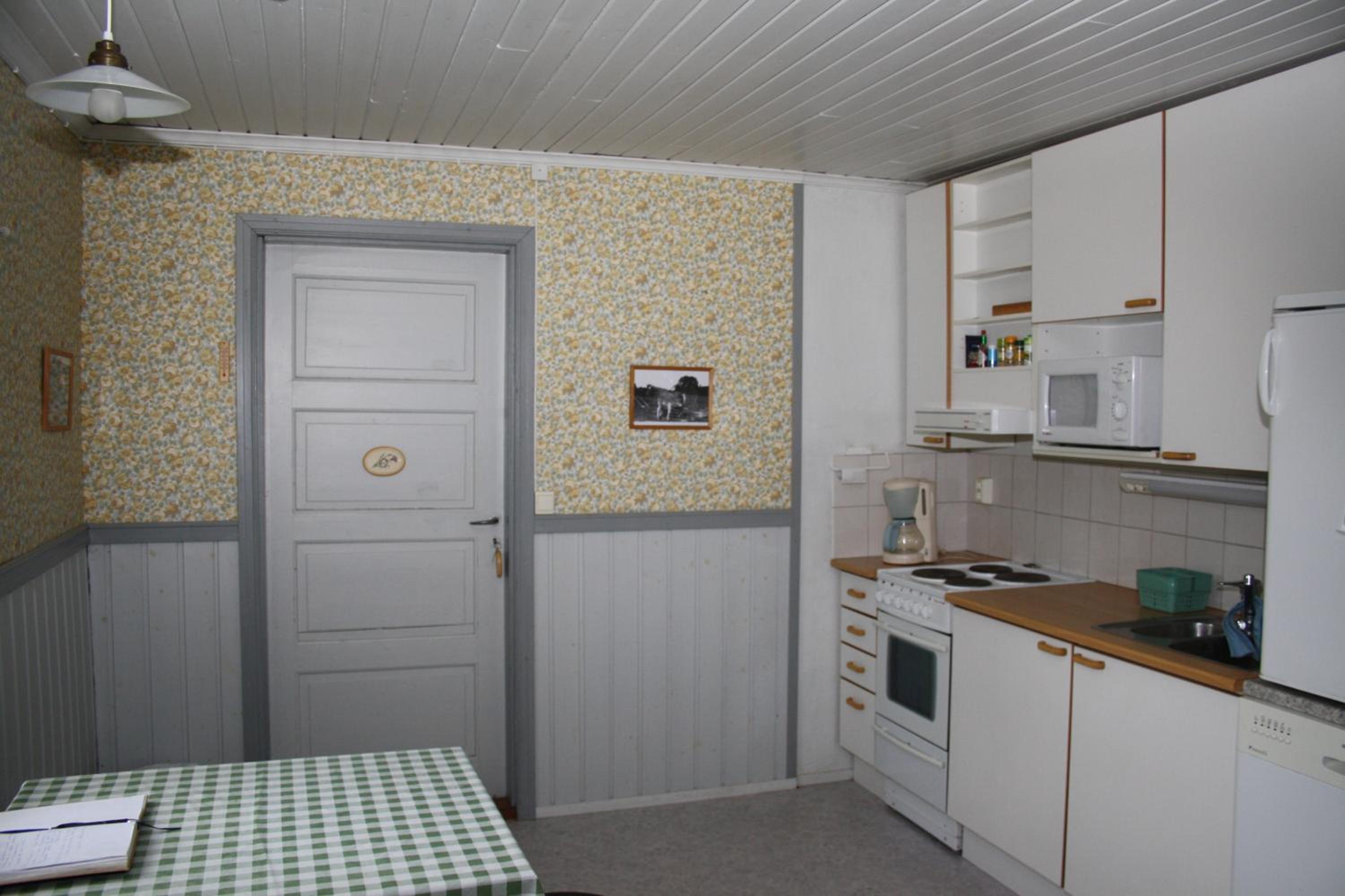 Twin Room with Shared Toilet photo 2