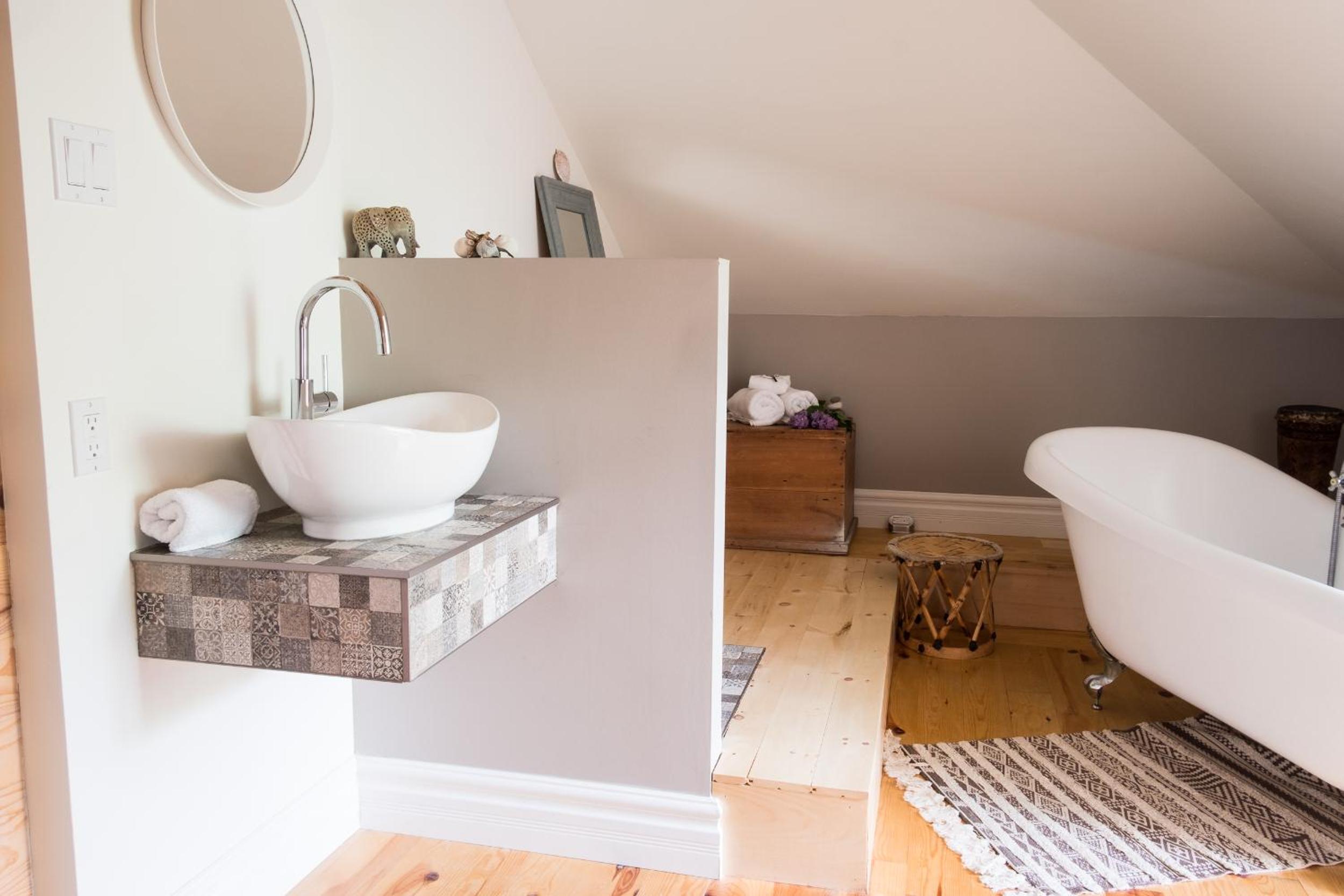 Deluxe Double Room with Bath photo 2