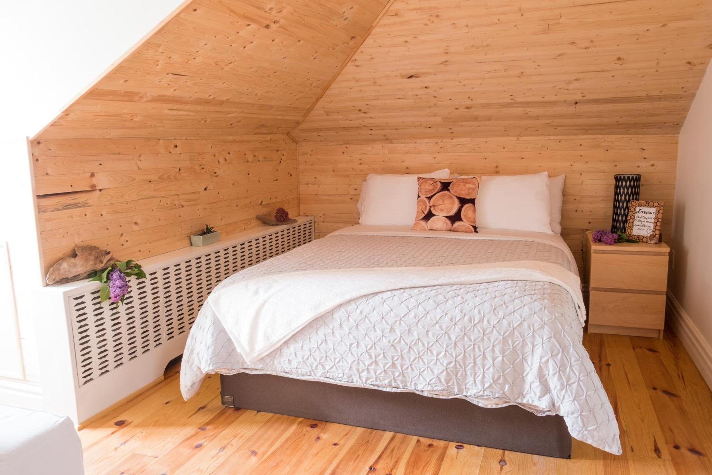 Deluxe Double Room with Bath photo 3