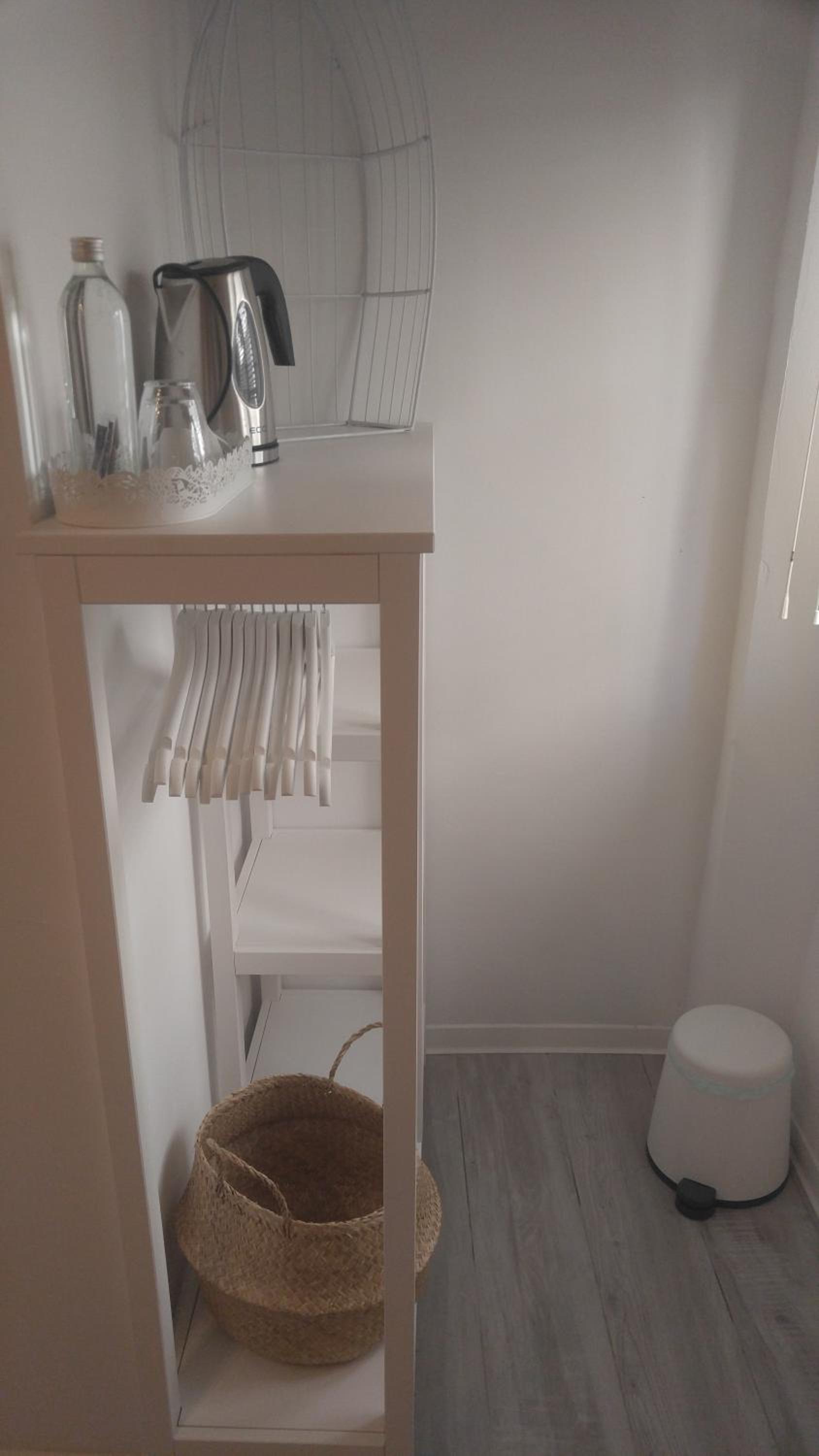 Double Room with Private Bathroom - Photo 13