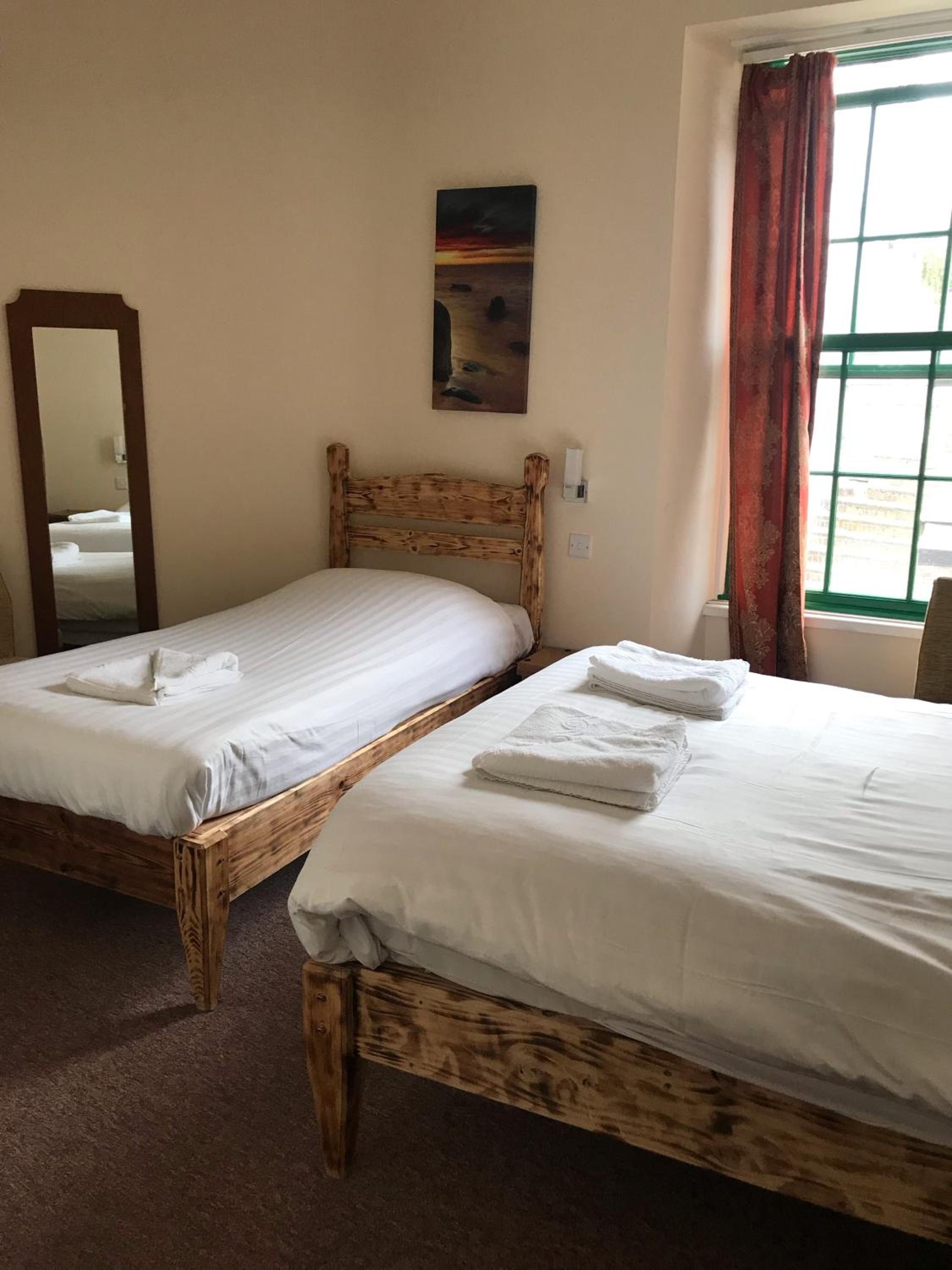Double Or Twin Room With Shared Bathroom