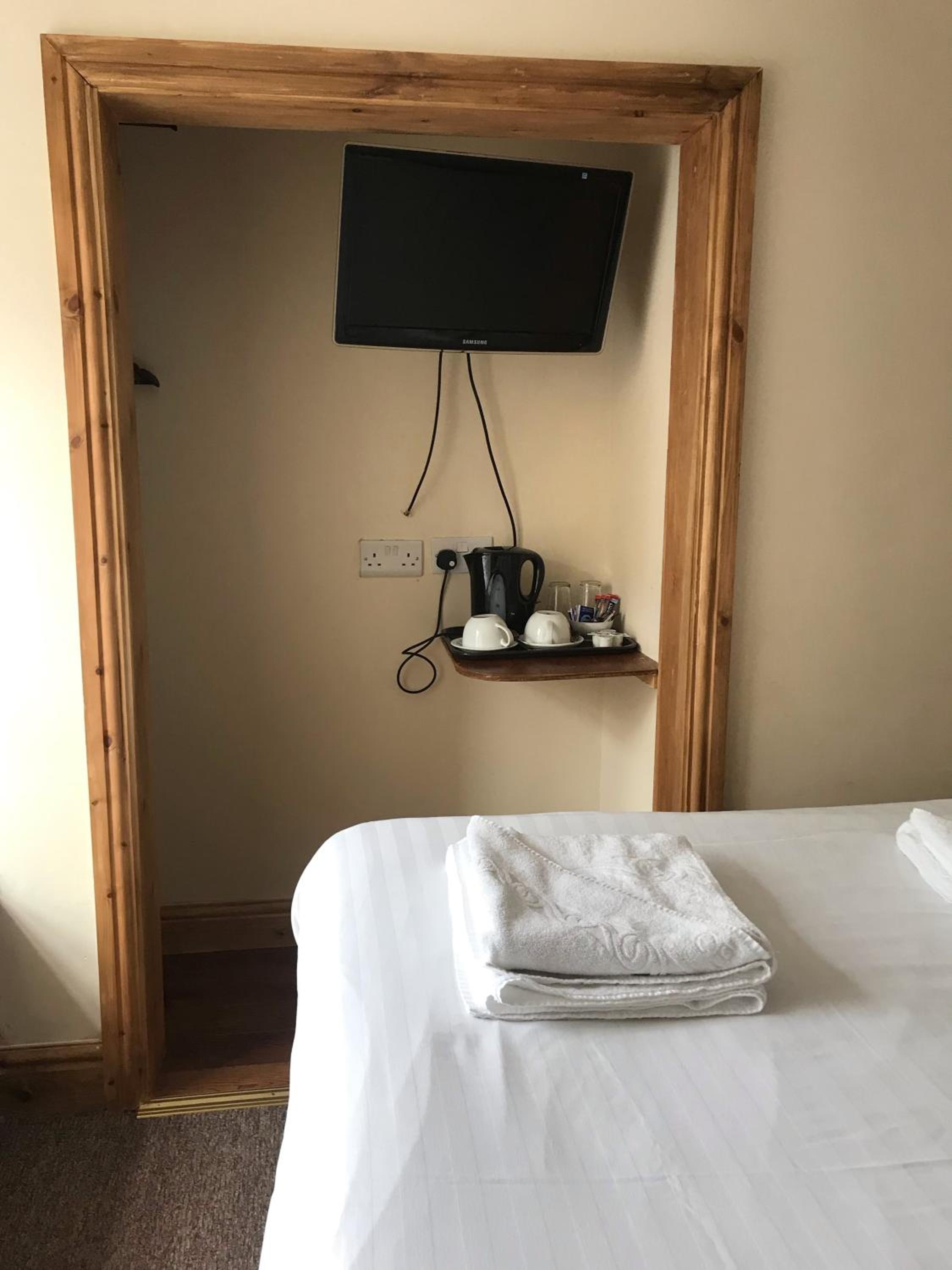 Double Room With Shared Bathroom
