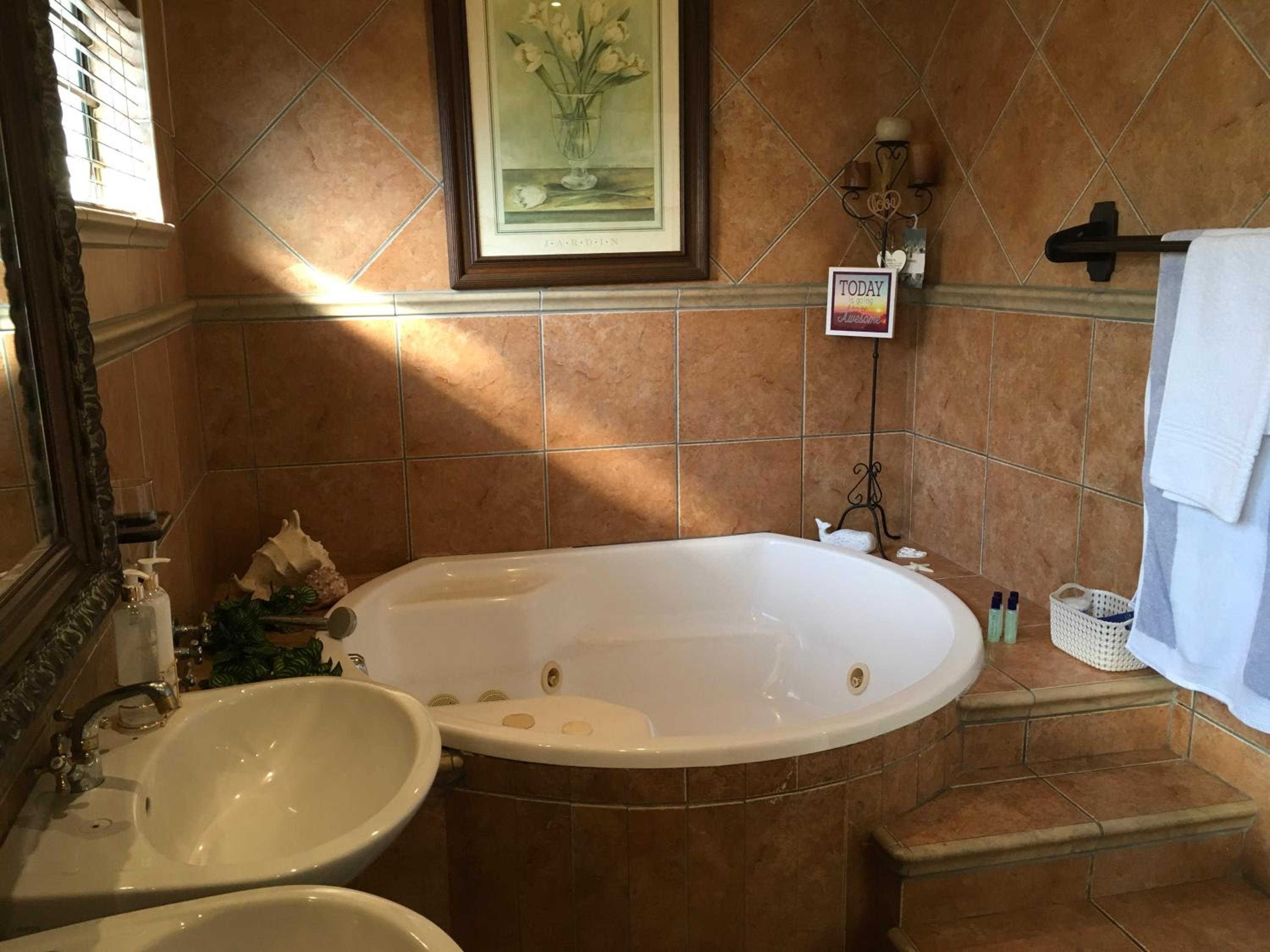 King Room with Pool View - Photo 25