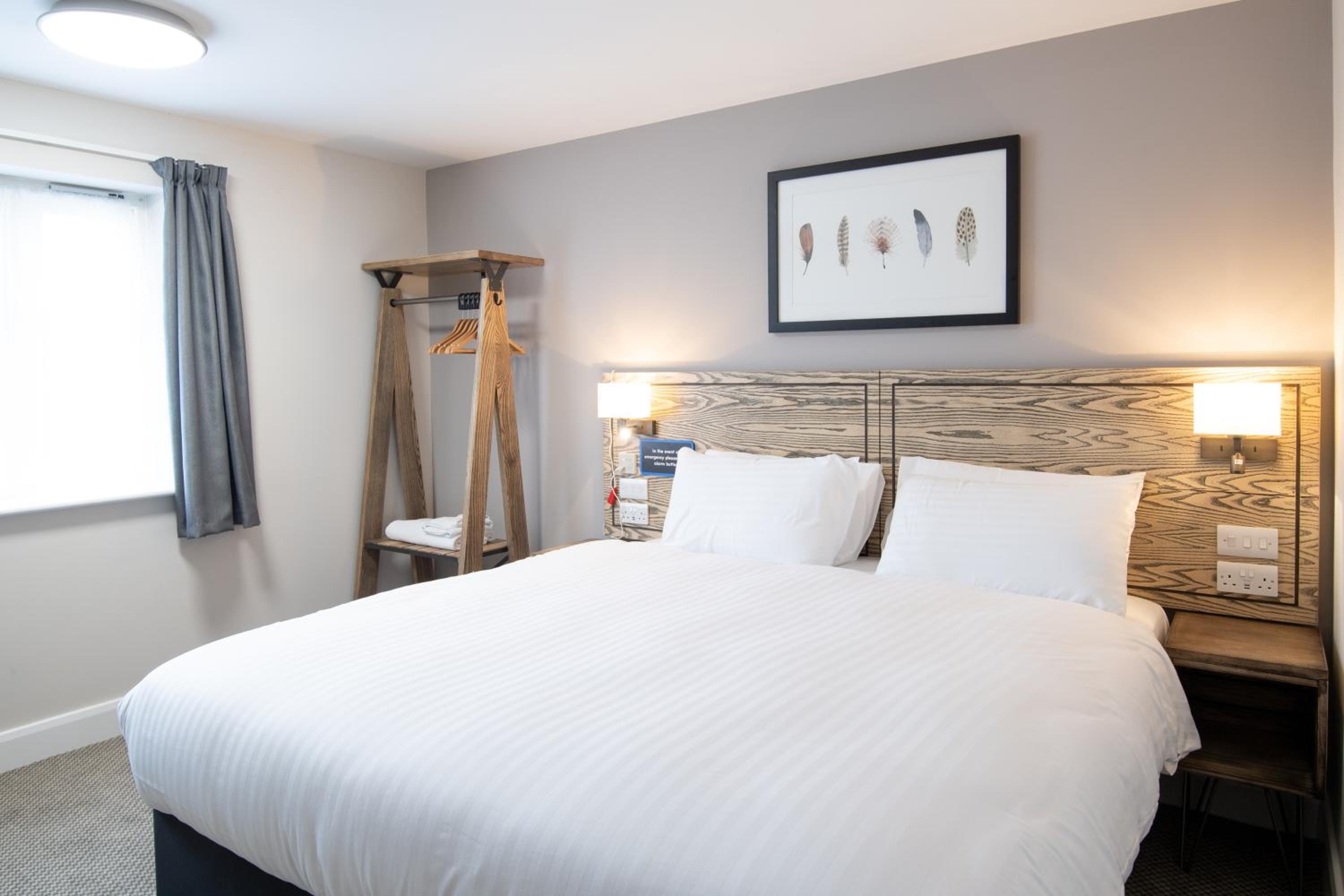 Double or Twin Room - Photo 3