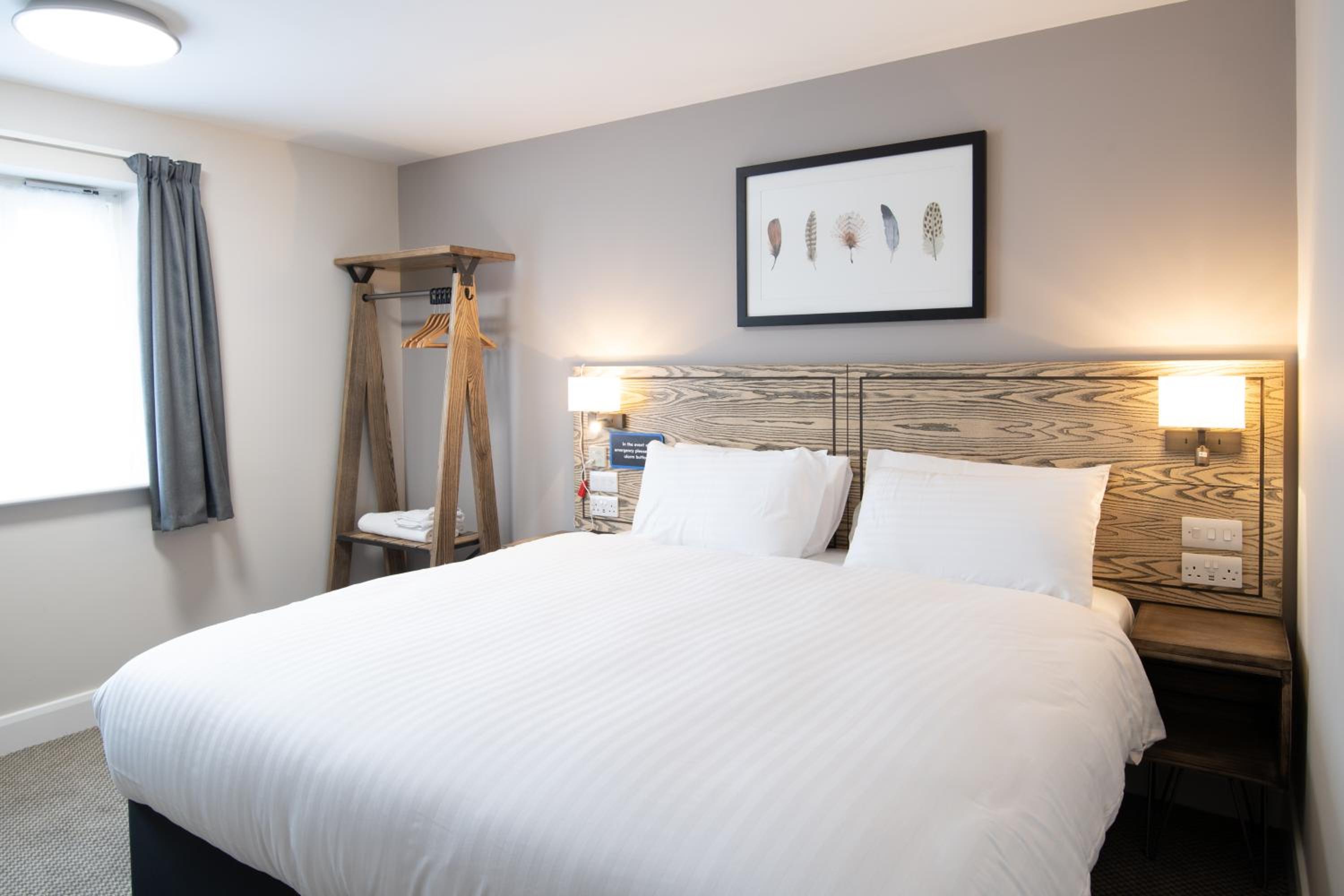 Double or Twin Room - Photo 1