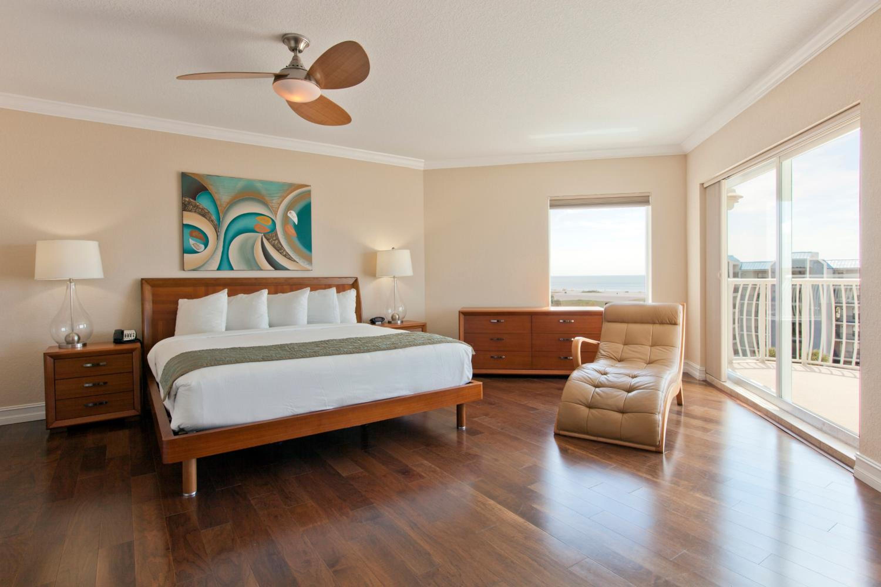 Three-Bedroom Penthouse Suite photo 1