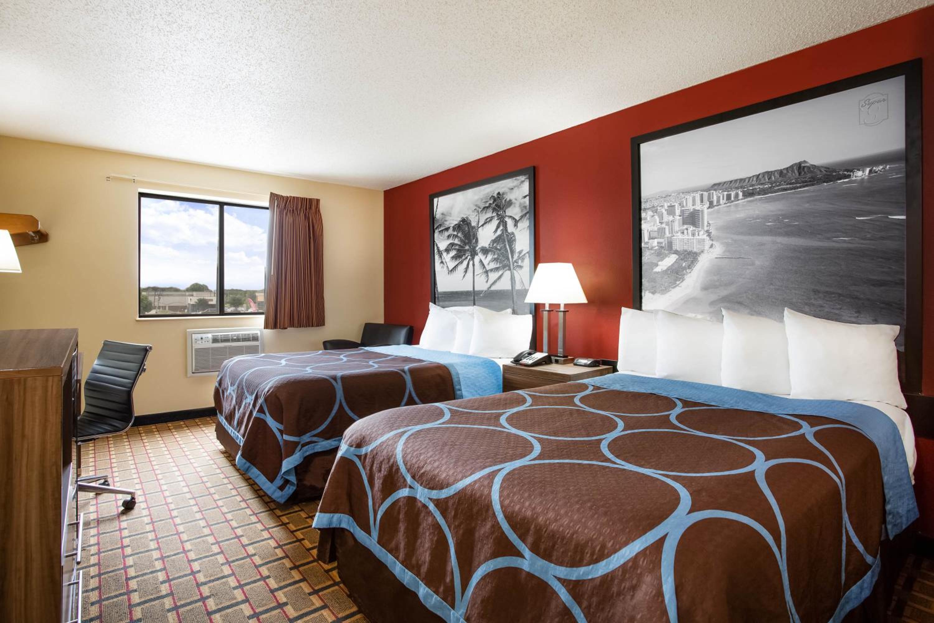 Double Room with Two Double Beds - Smoking - Photo 1