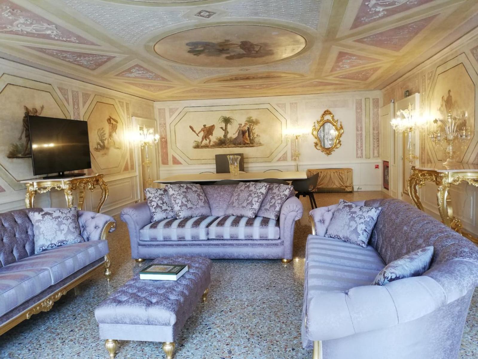 Presidential Suite with Canal View photo 3
