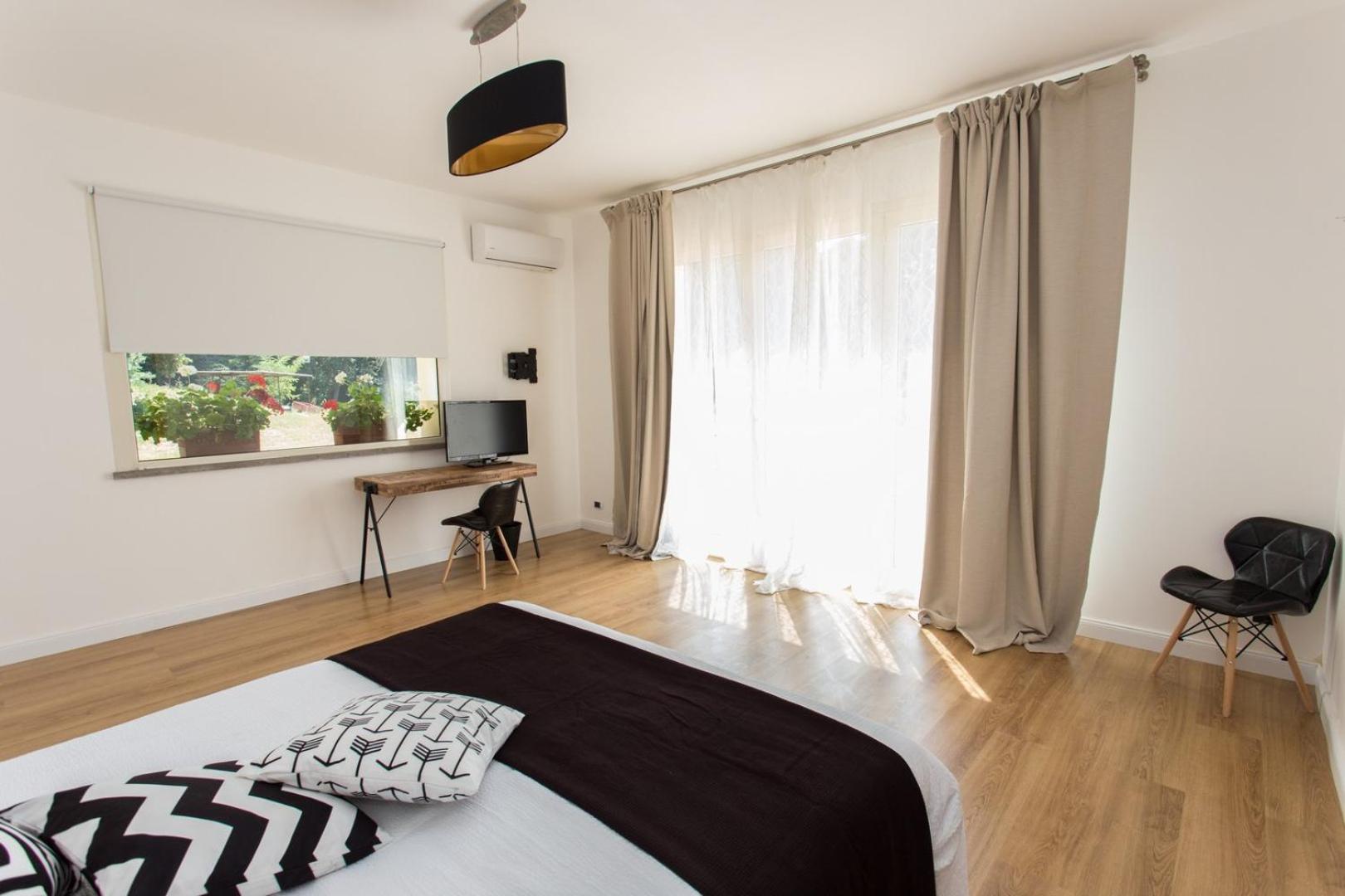 Double Room - Photo 2