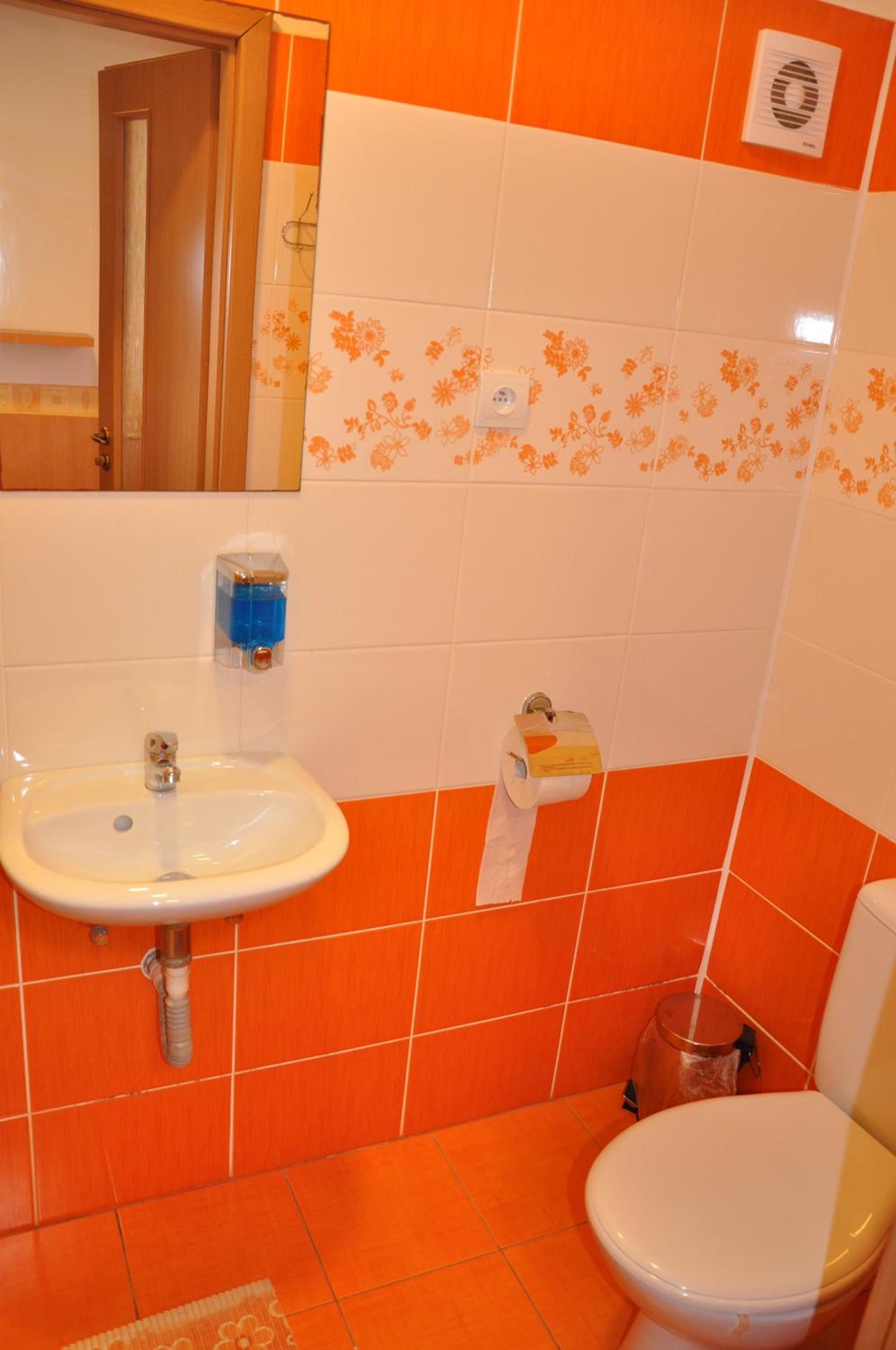 Triple Room with Private Bathroom - Photo 6