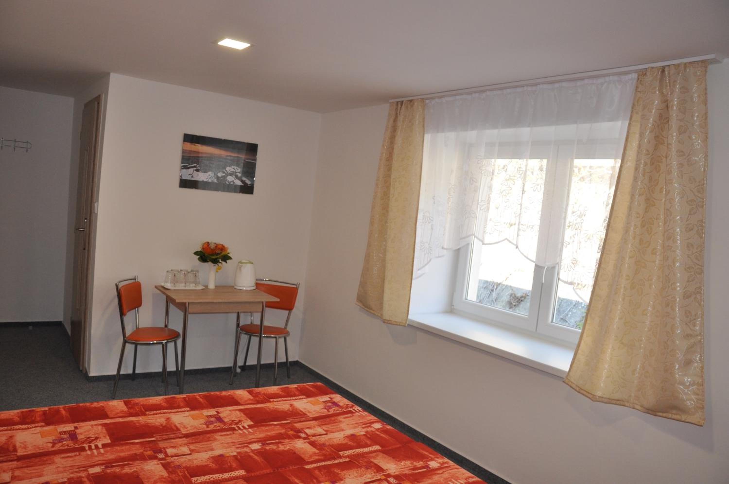 Triple Room with Private Bathroom - Photo 23