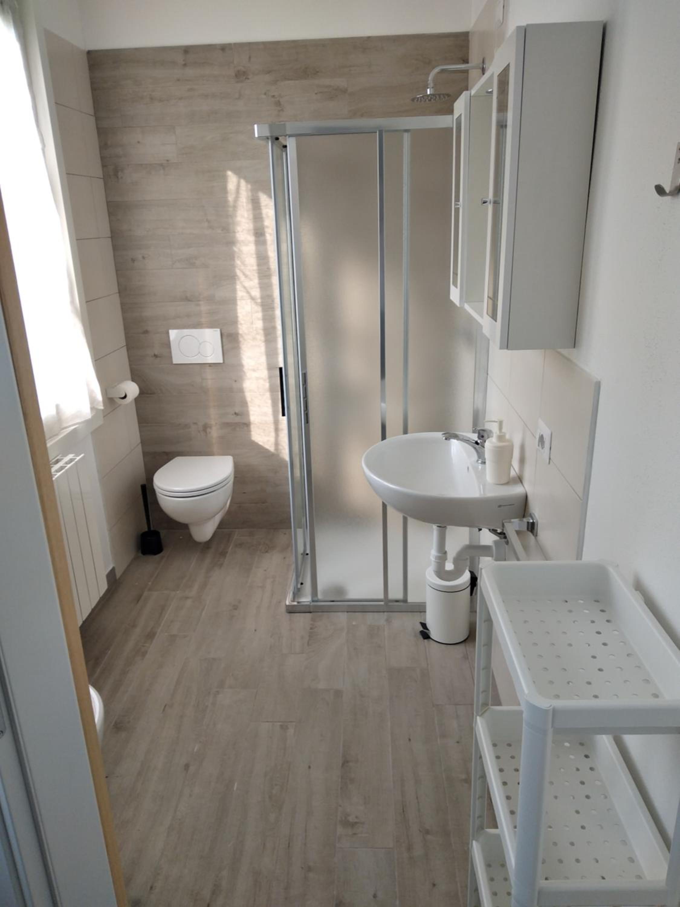 Double or Twin Room with Private External Bathroom - Photo 4