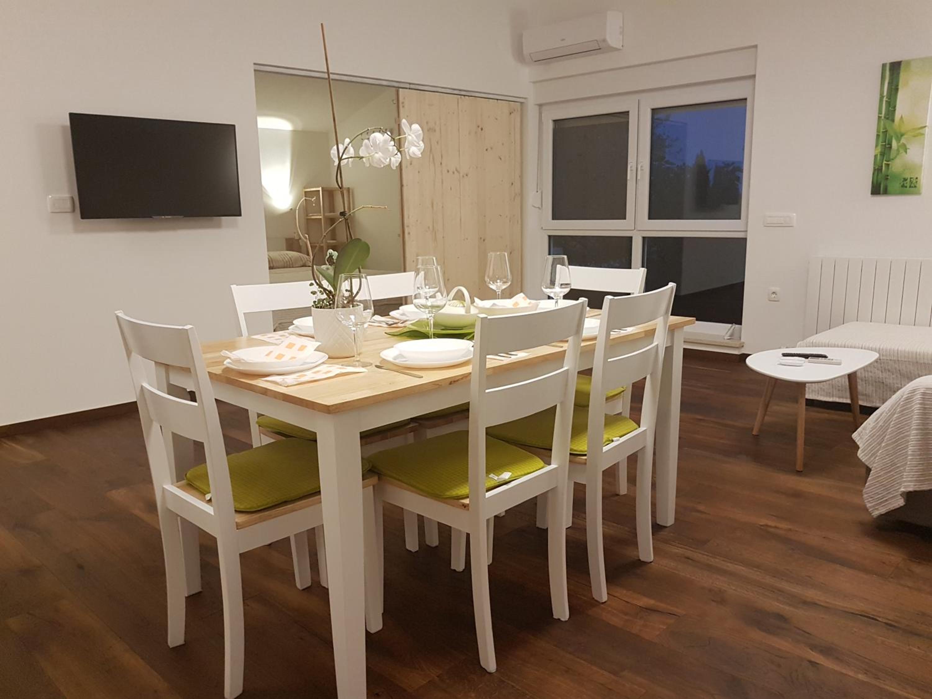Two-Bedroom Apartment - Photo 4