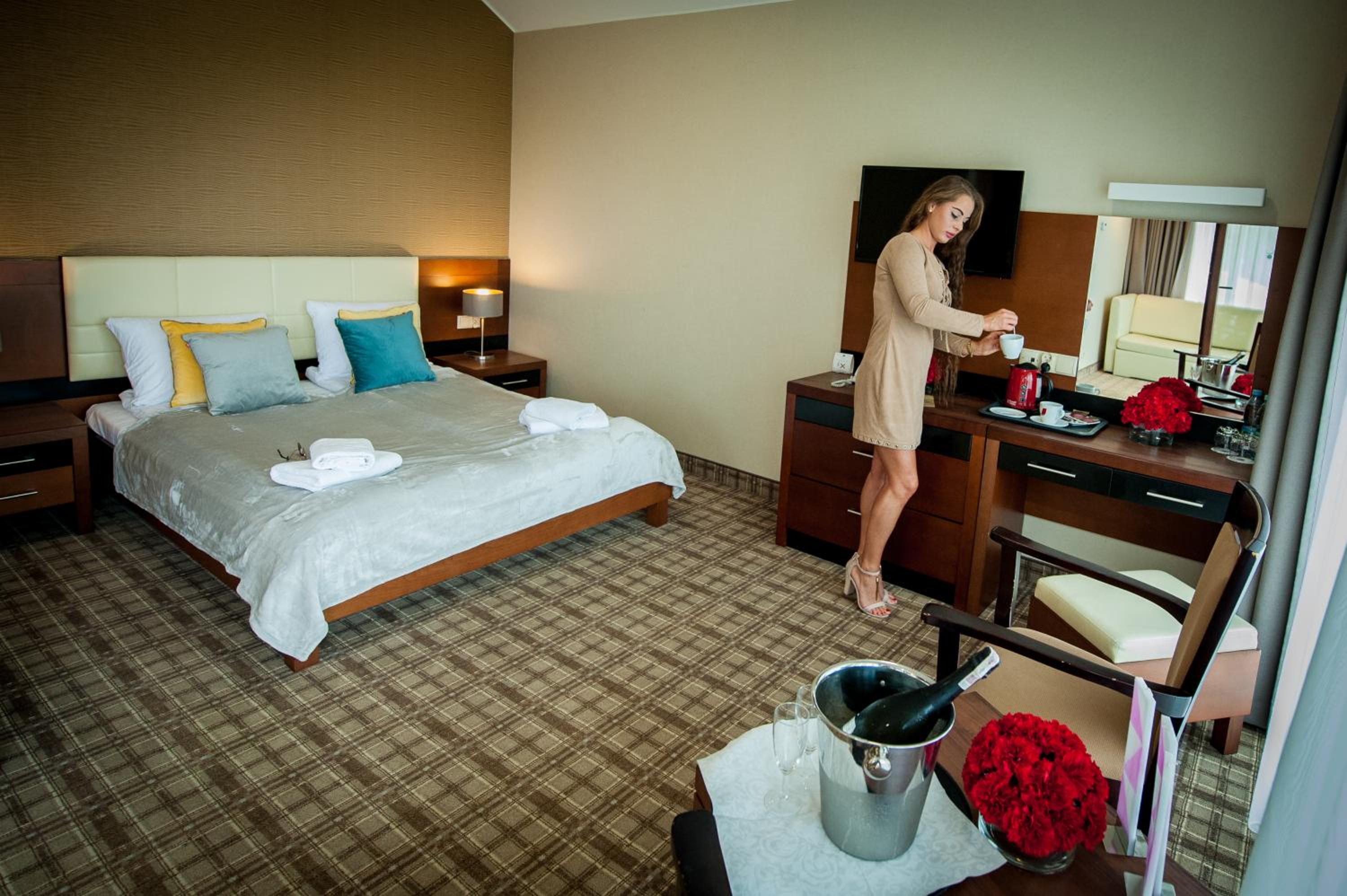 Deluxe Double Room with Balcony - Photo 2