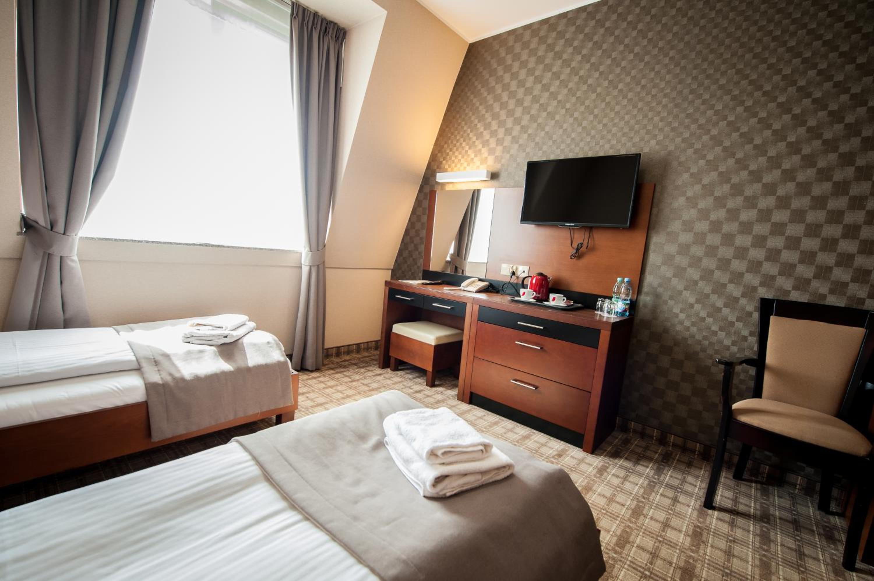 Twin Room - Photo 1