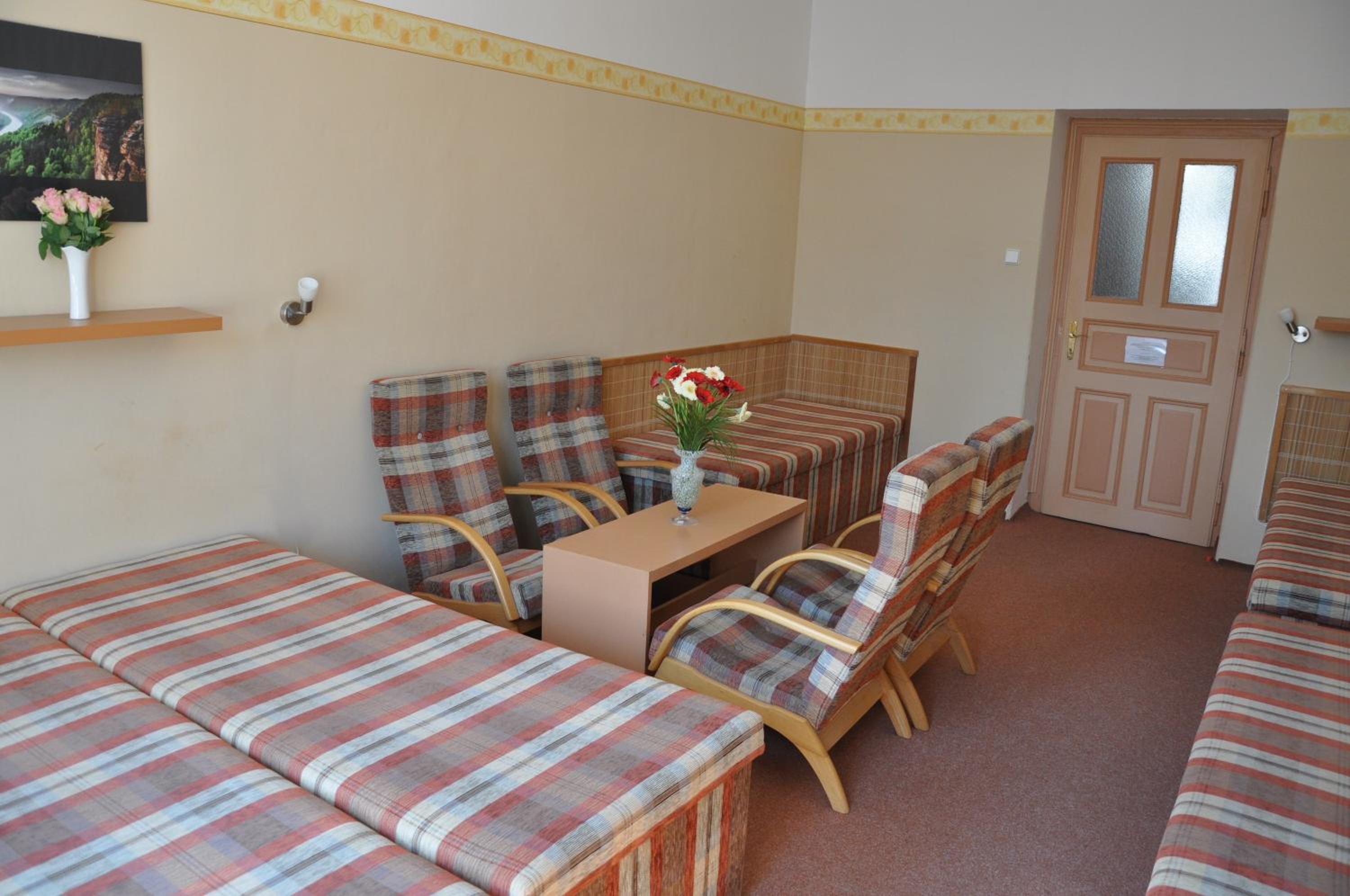 Bed in 6-Bed Mixed Dormitory Room photo 2