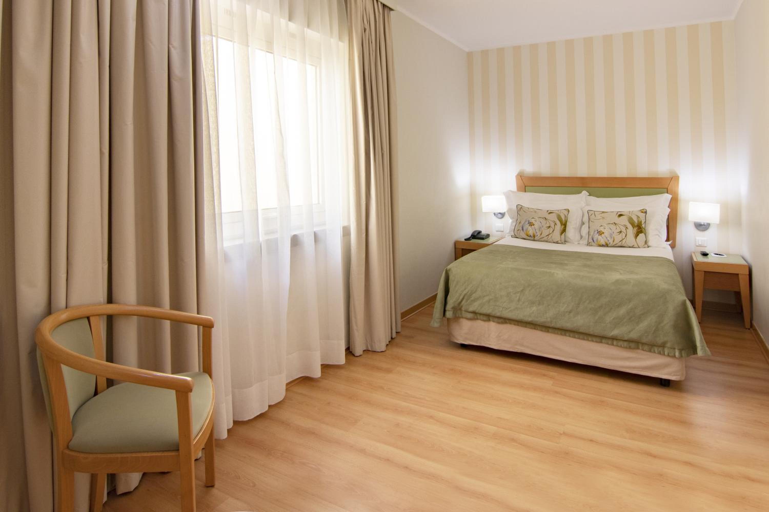 Double or Twin Room - Photo 3
