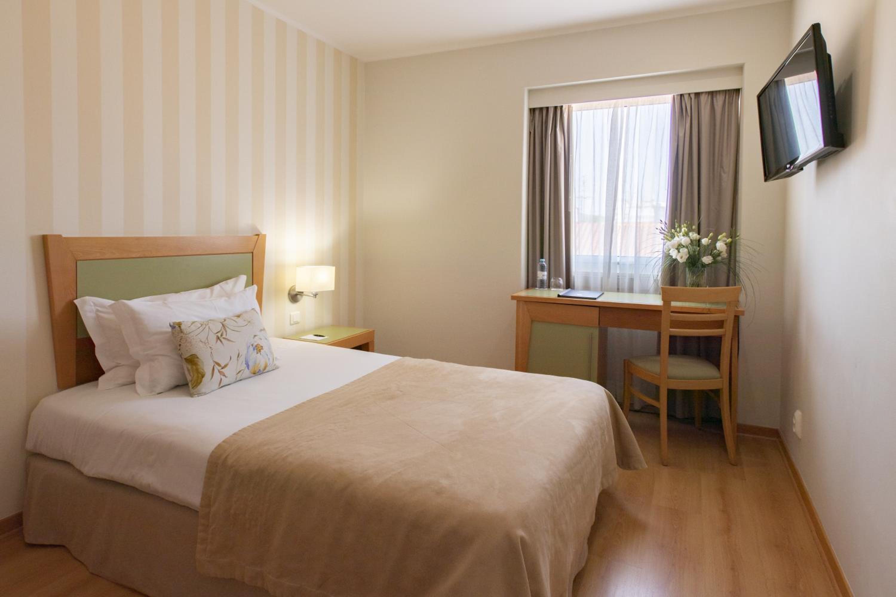 Single Room - Photo 1