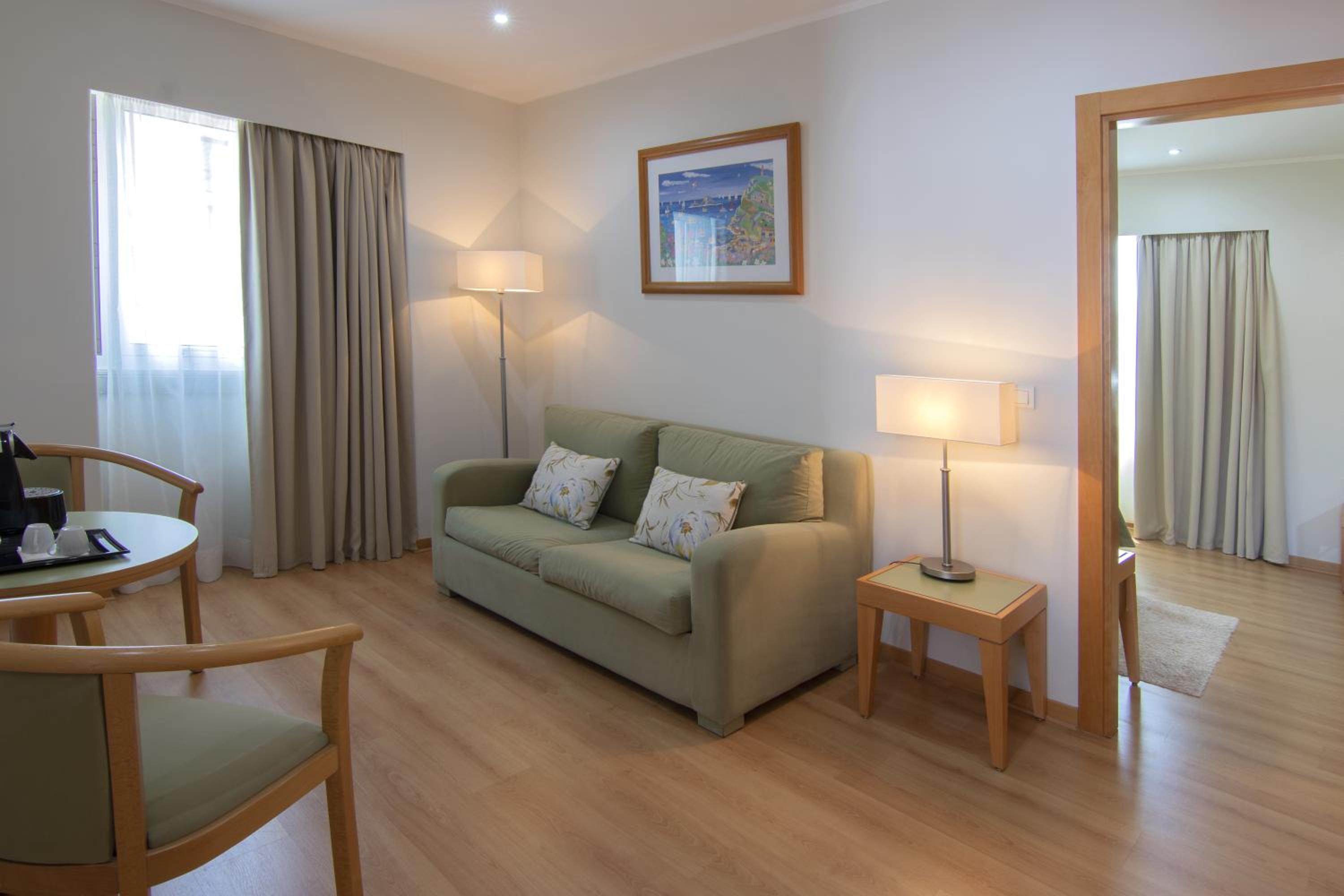 Suite with City View (2 adults + 2 children up to 12 years) - Photo 1