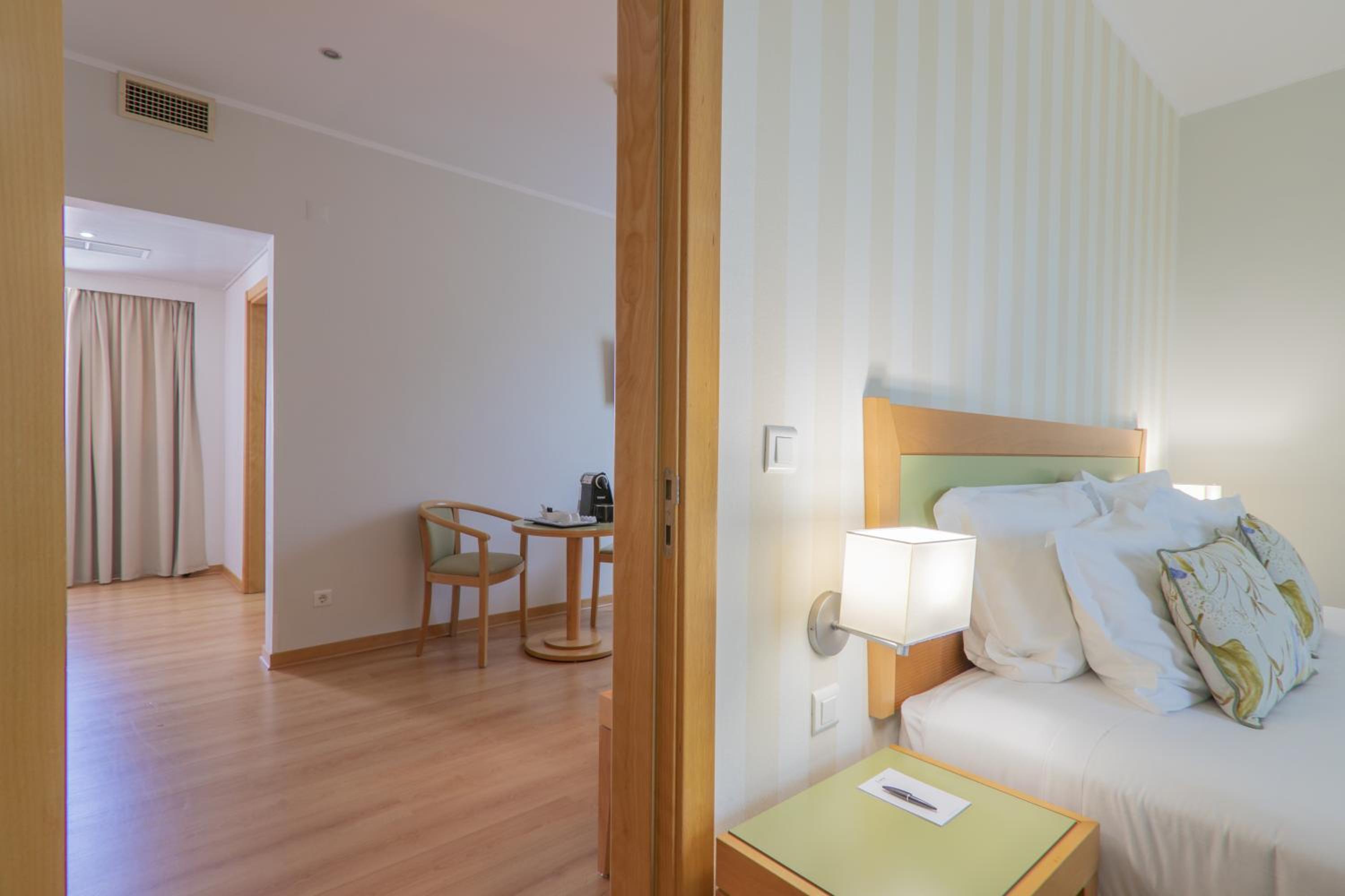 Suite with City View (2 adults + 2 children up to 12 years) - Photo 2
