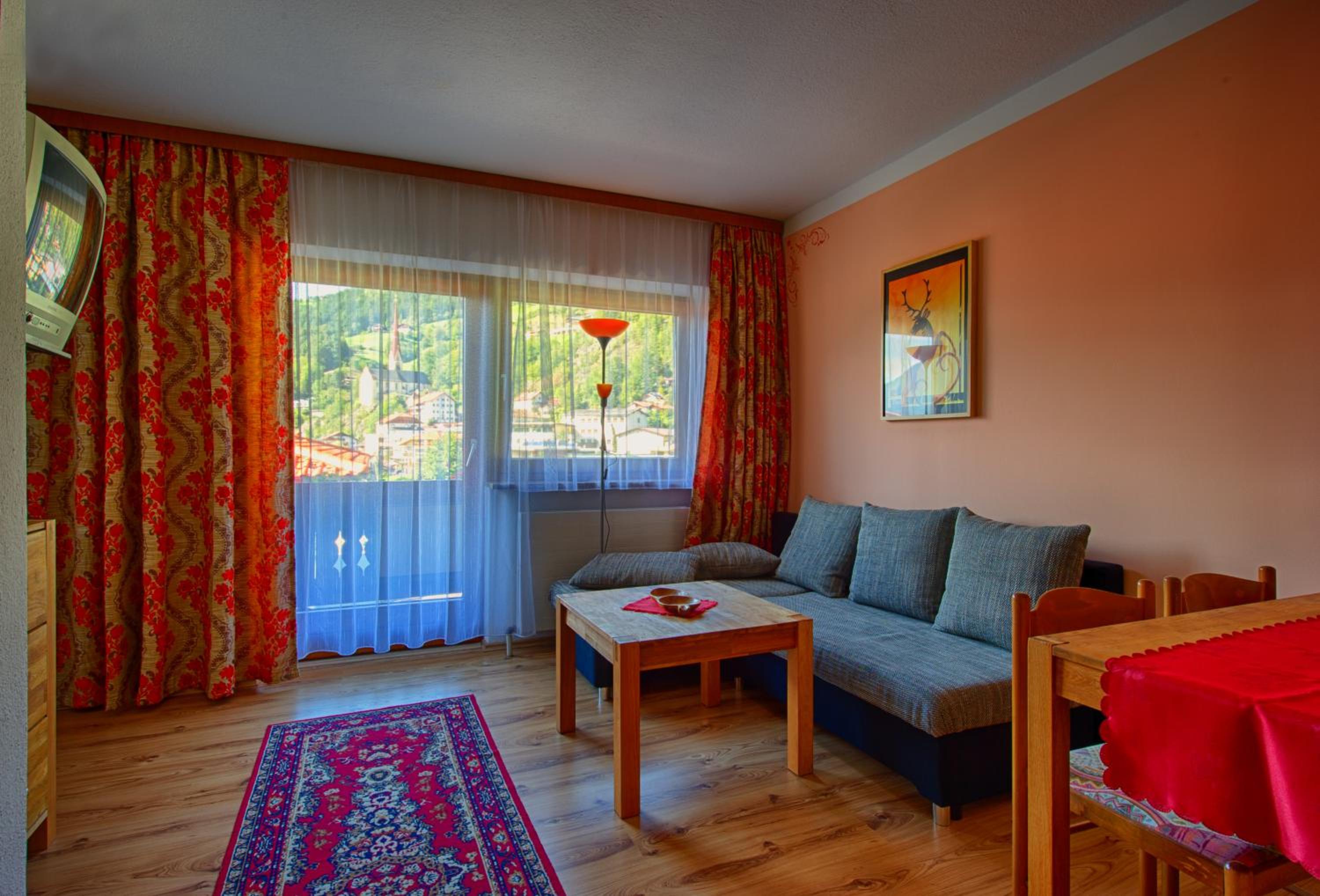 One-Bedroom Apartment with Balcony photo 2